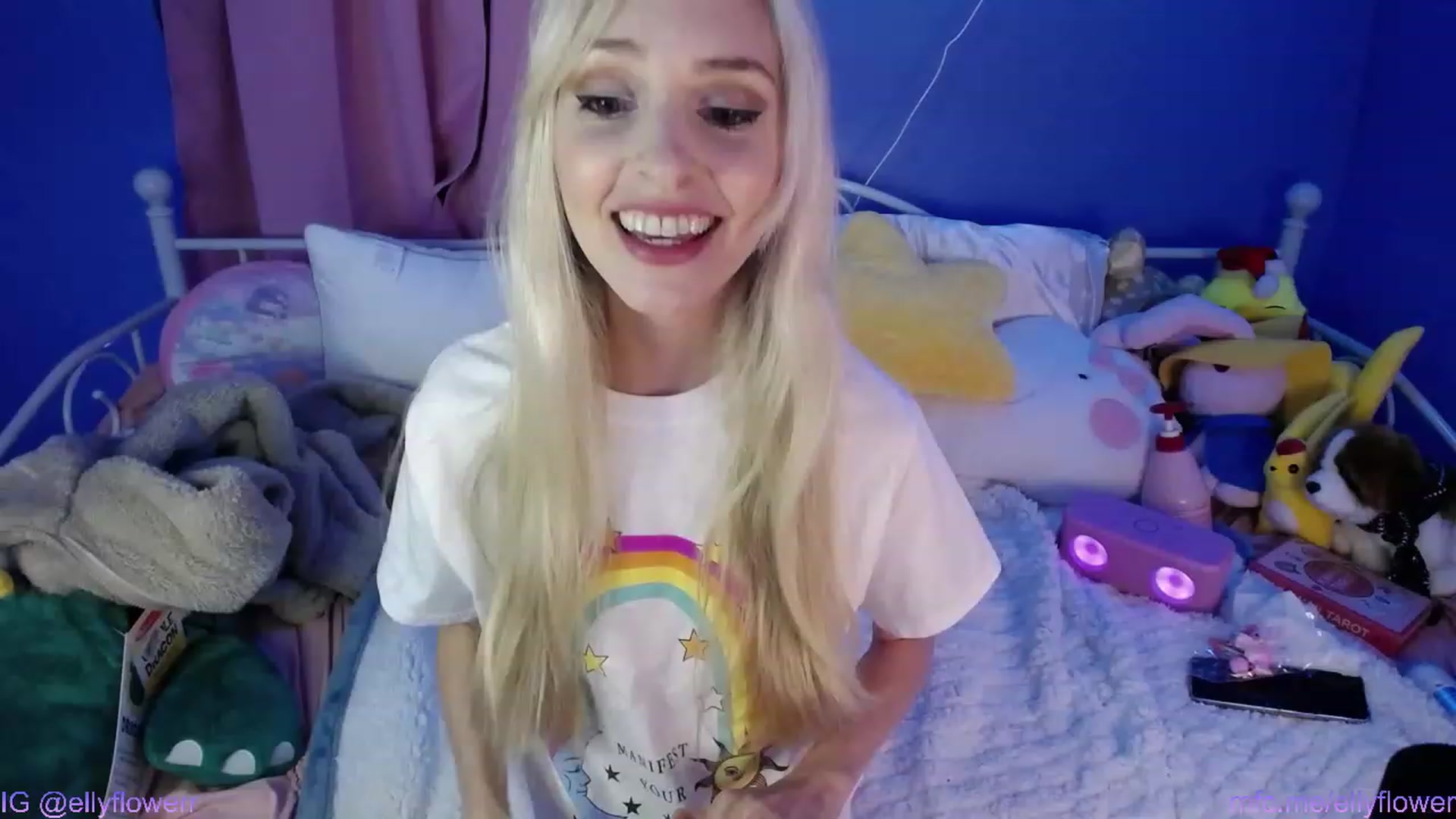 Gallery image thumbnail from Ellyflower's myfreecams stream on, 01/13/2024, 03:10 image 10 of 20