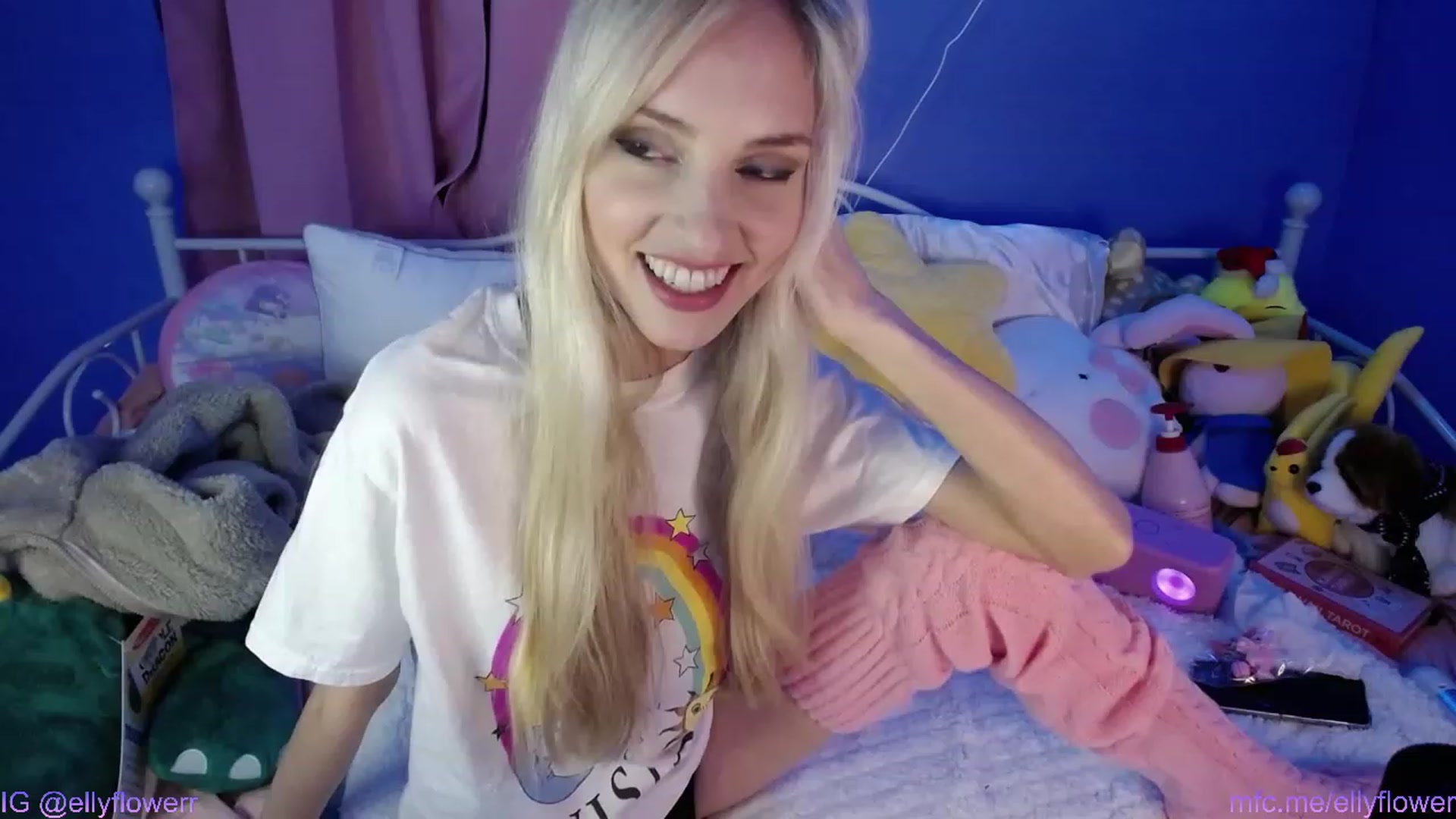 Gallery image thumbnail from Ellyflower's myfreecams stream on, 01/13/2024, 03:10 image 11 of 20