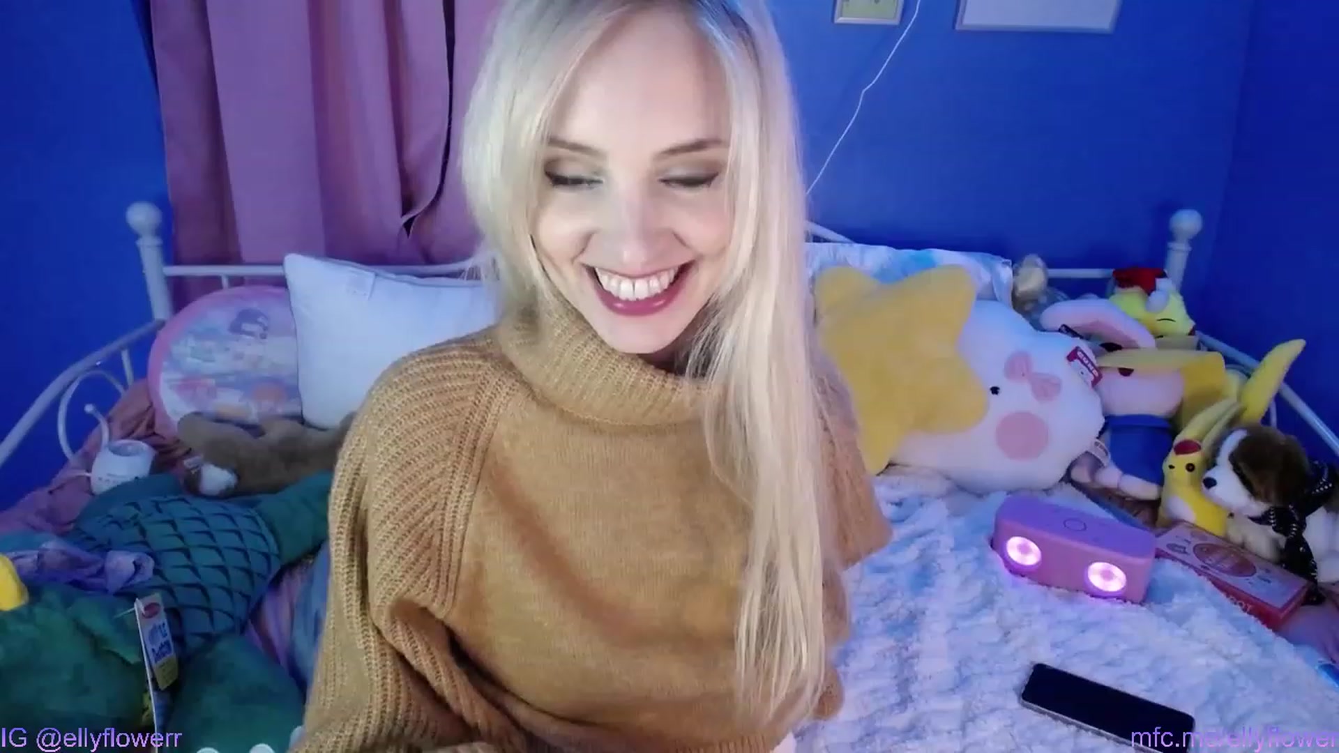 Gallery image thumbnail from Ellyflower's myfreecams stream on, 01/16/2024, 02:10 image 18 of 20