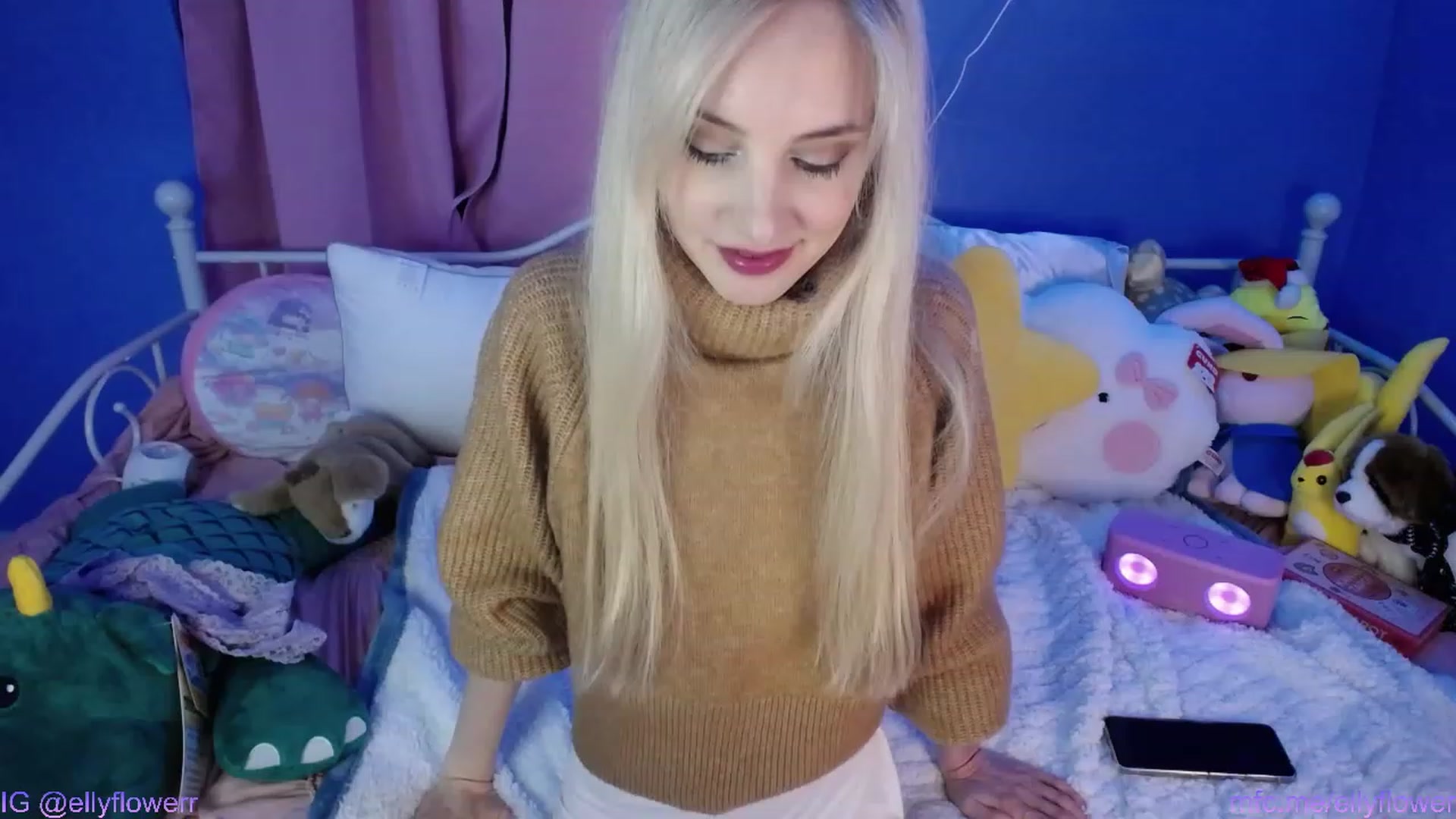Gallery image thumbnail from Ellyflower's myfreecams stream on, 01/16/2024, 02:10 image 13 of 20