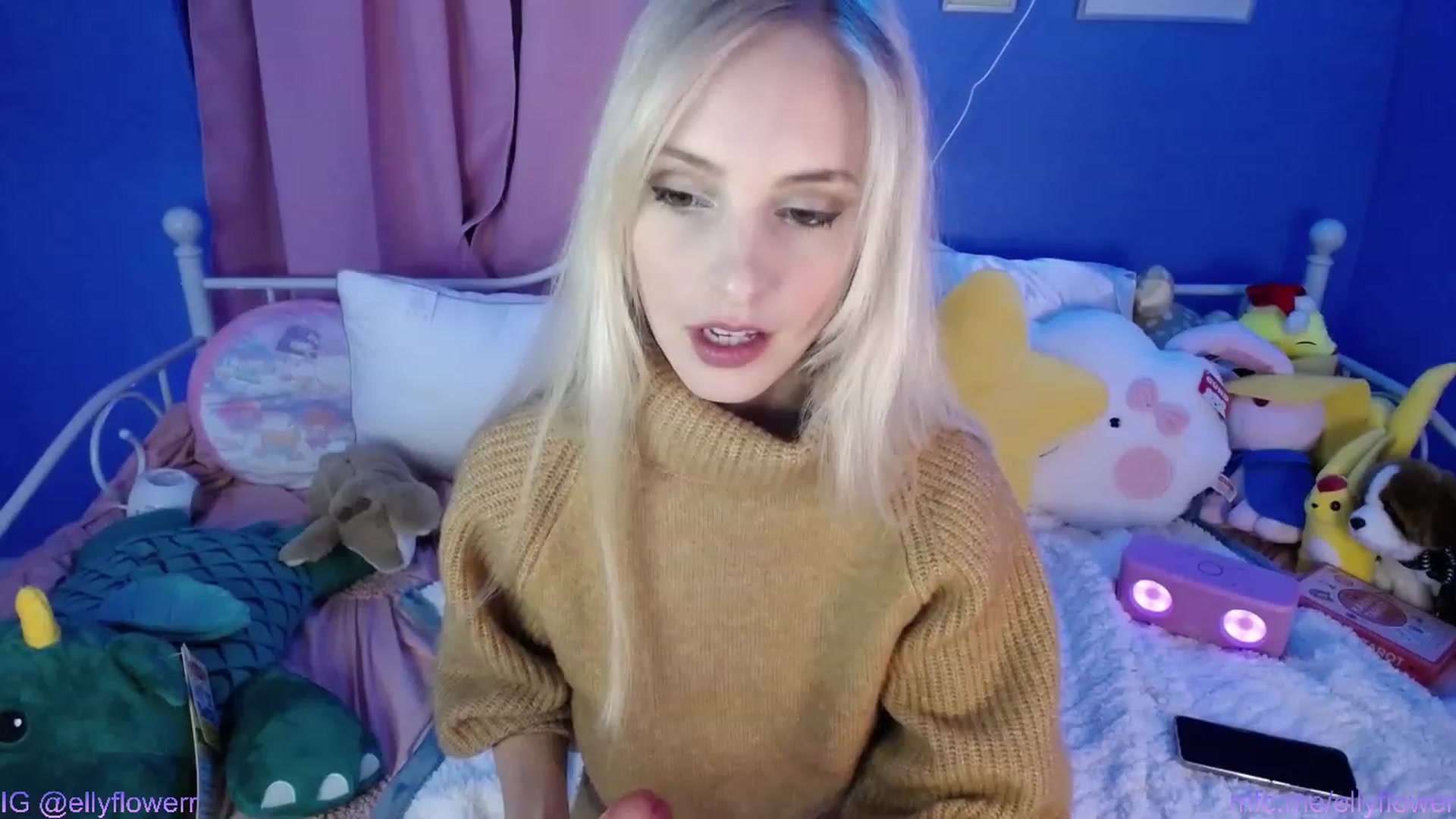 Gallery image thumbnail from Ellyflower's myfreecams stream on, 01/16/2024, 02:10 image 8 of 20