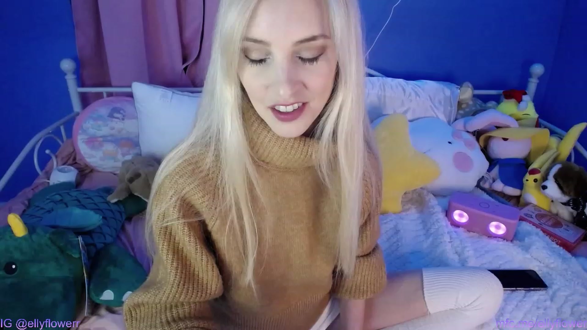 Gallery image thumbnail from Ellyflower's myfreecams stream on, 01/16/2024, 02:10 image 3 of 20