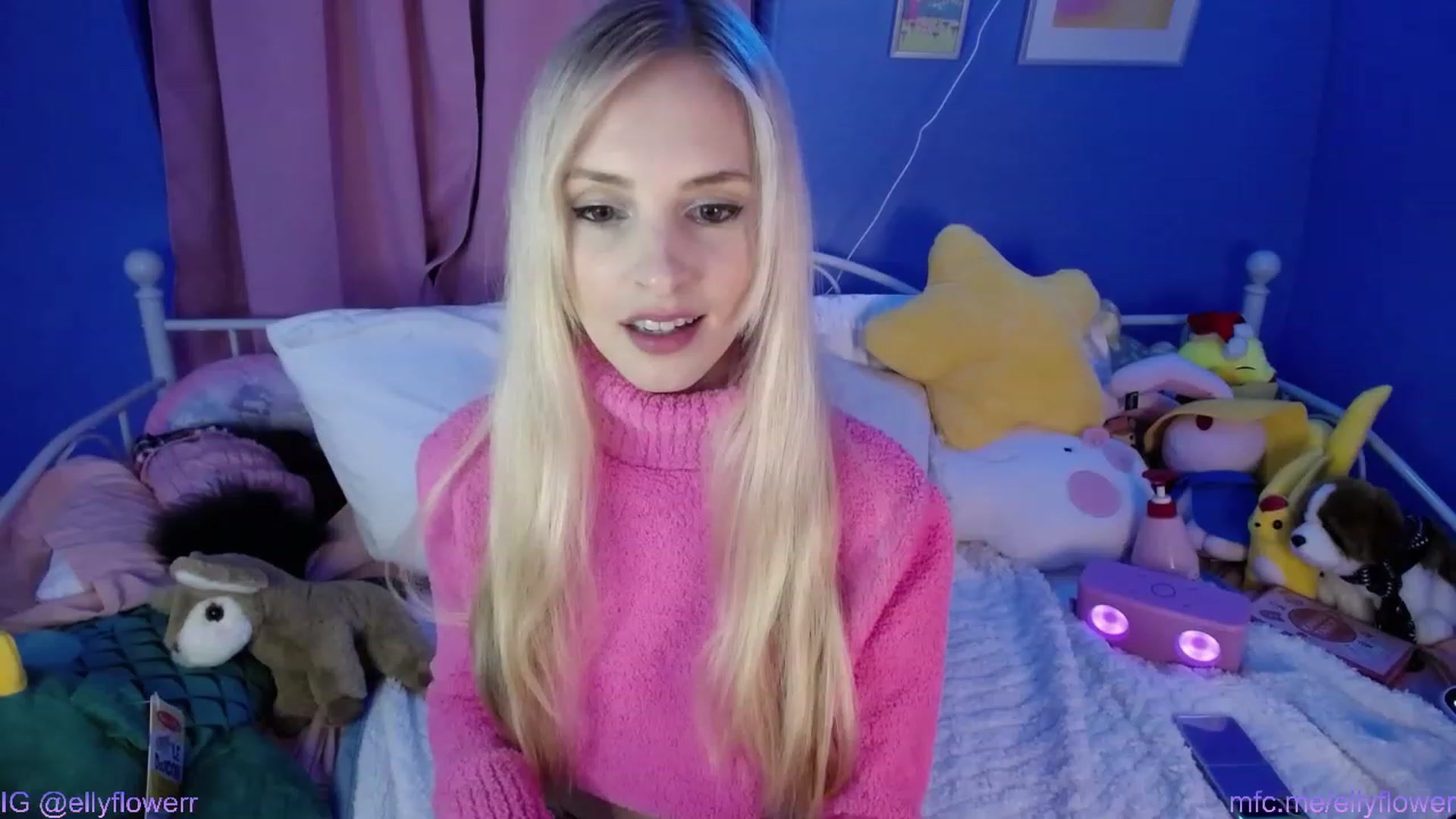 Gallery image thumbnail from Ellyflower's myfreecams stream on, 01/19/2024, 03:08 image 8 of 20