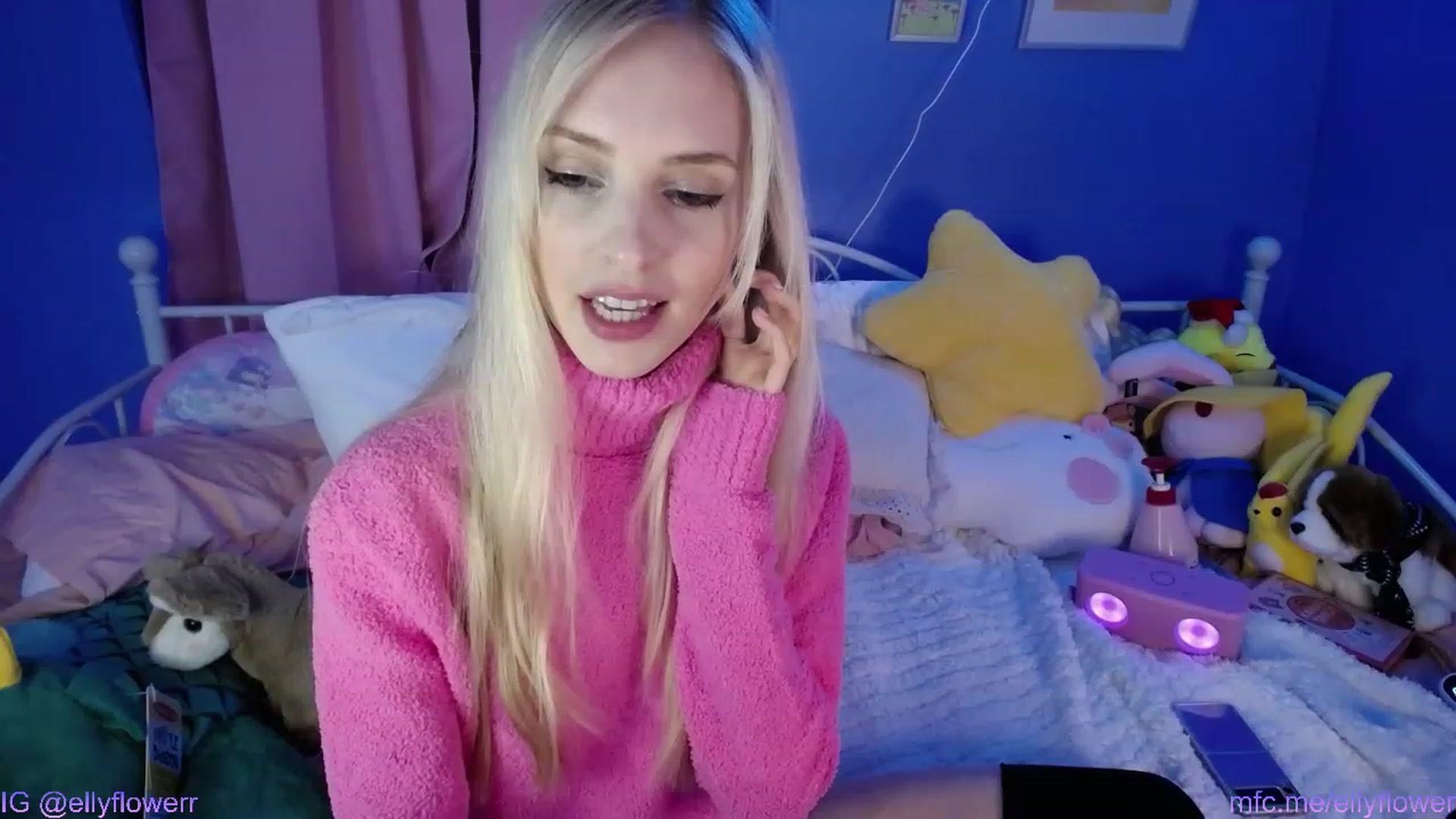 Gallery image thumbnail from Ellyflower's myfreecams stream on, 01/19/2024, 03:08 image 18 of 20