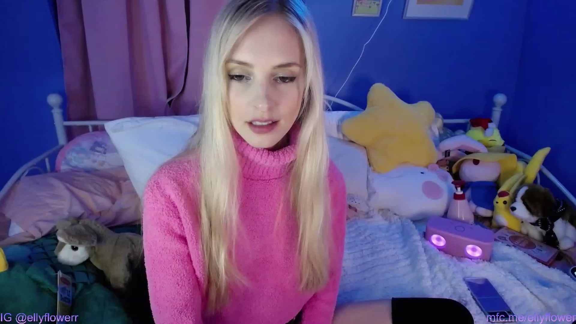 Gallery image thumbnail from Ellyflower's myfreecams stream on, 01/19/2024, 03:08 image 16 of 20