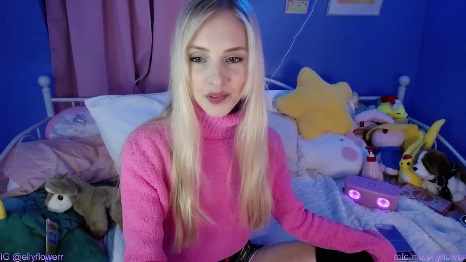 Gallery image thumbnail from Ellyflower's myfreecams stream on, 01/19/2024, 03:08 image 14 of 20