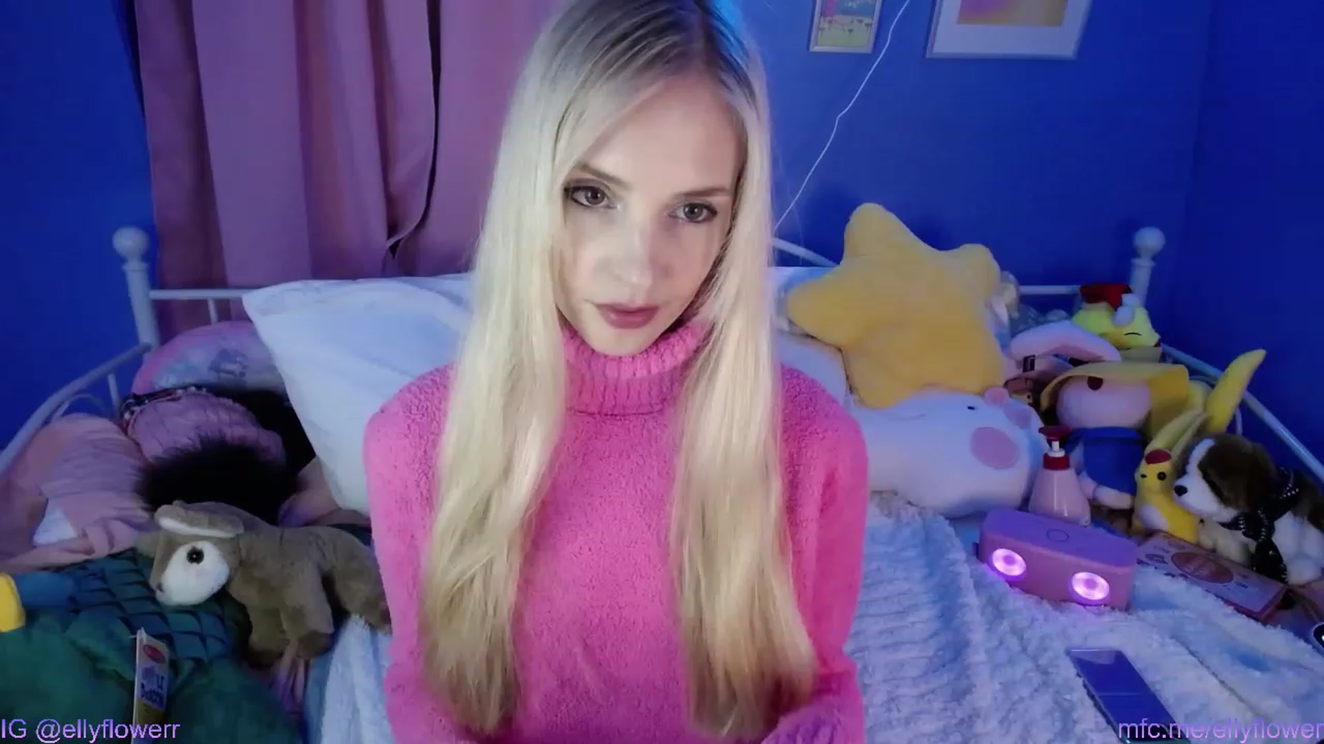 Gallery image thumbnail from Ellyflower's myfreecams stream on, 01/19/2024, 03:08 image 3 of 20
