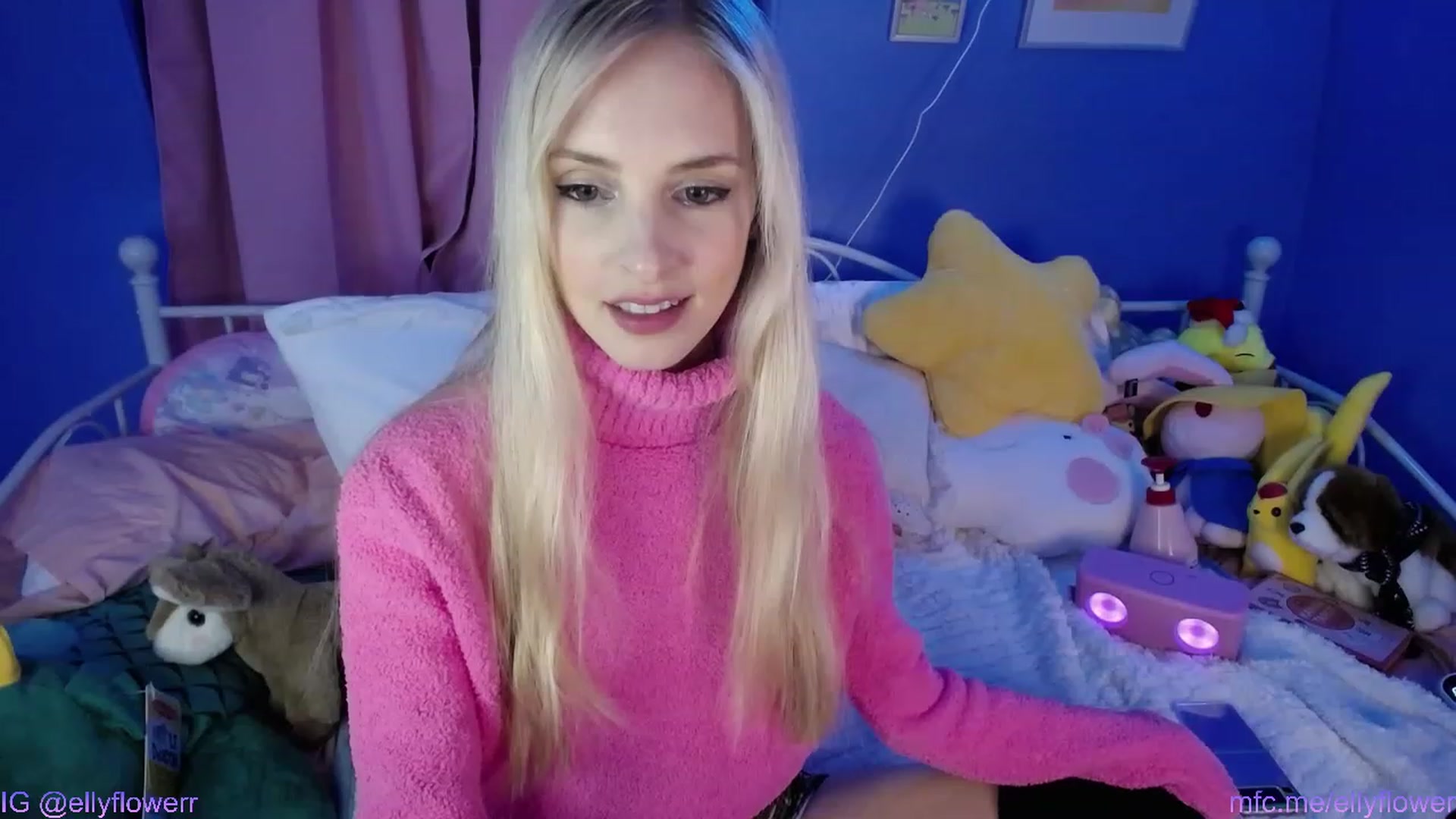 Gallery image thumbnail from Ellyflower's myfreecams stream on, 01/19/2024, 03:08 image 15 of 20