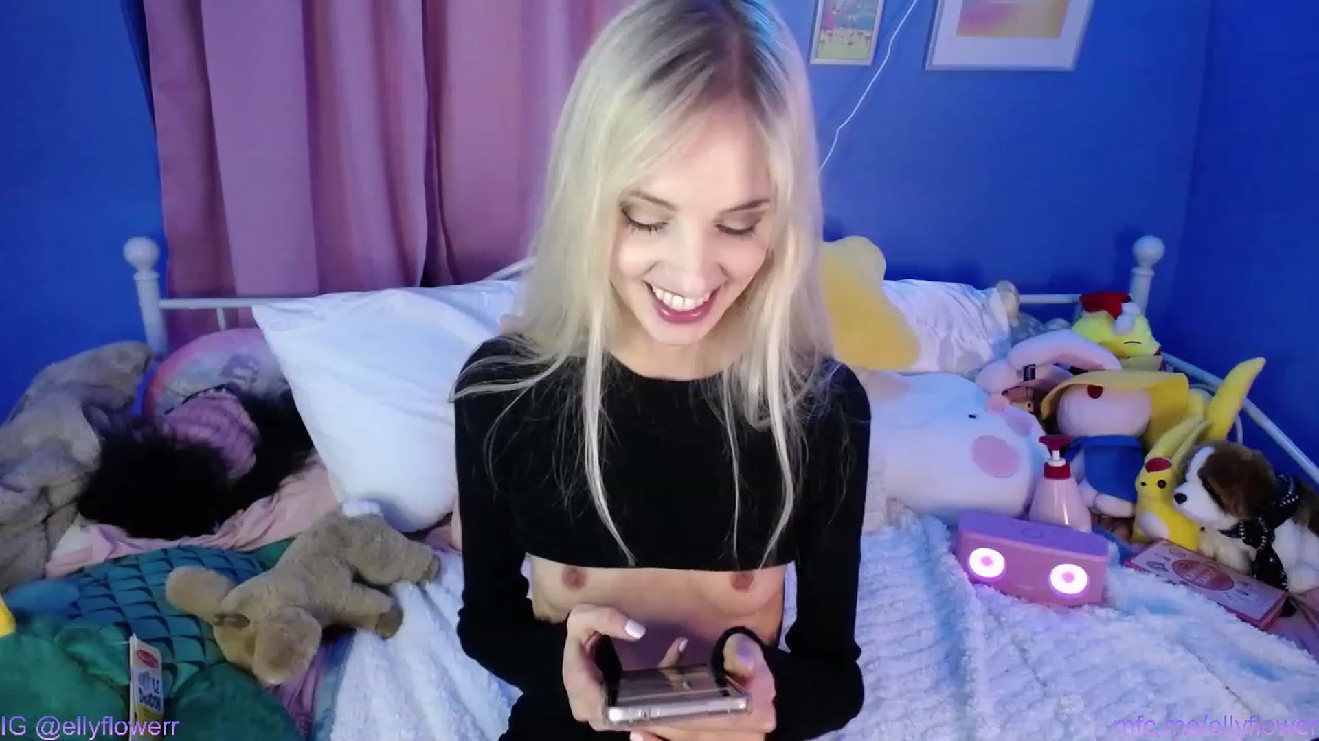 Gallery image thumbnail from Ellyflower's myfreecams stream on, 01/22/2024, 24:01 image 2 of 20