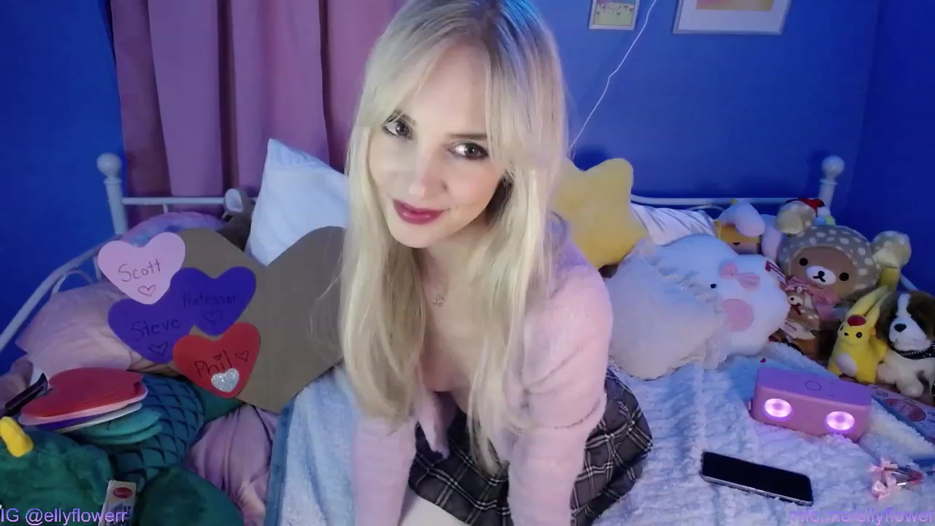 Gallery image thumbnail from Ellyflower's myfreecams stream on, 02/04/2024, 03:09 image 18 of 20