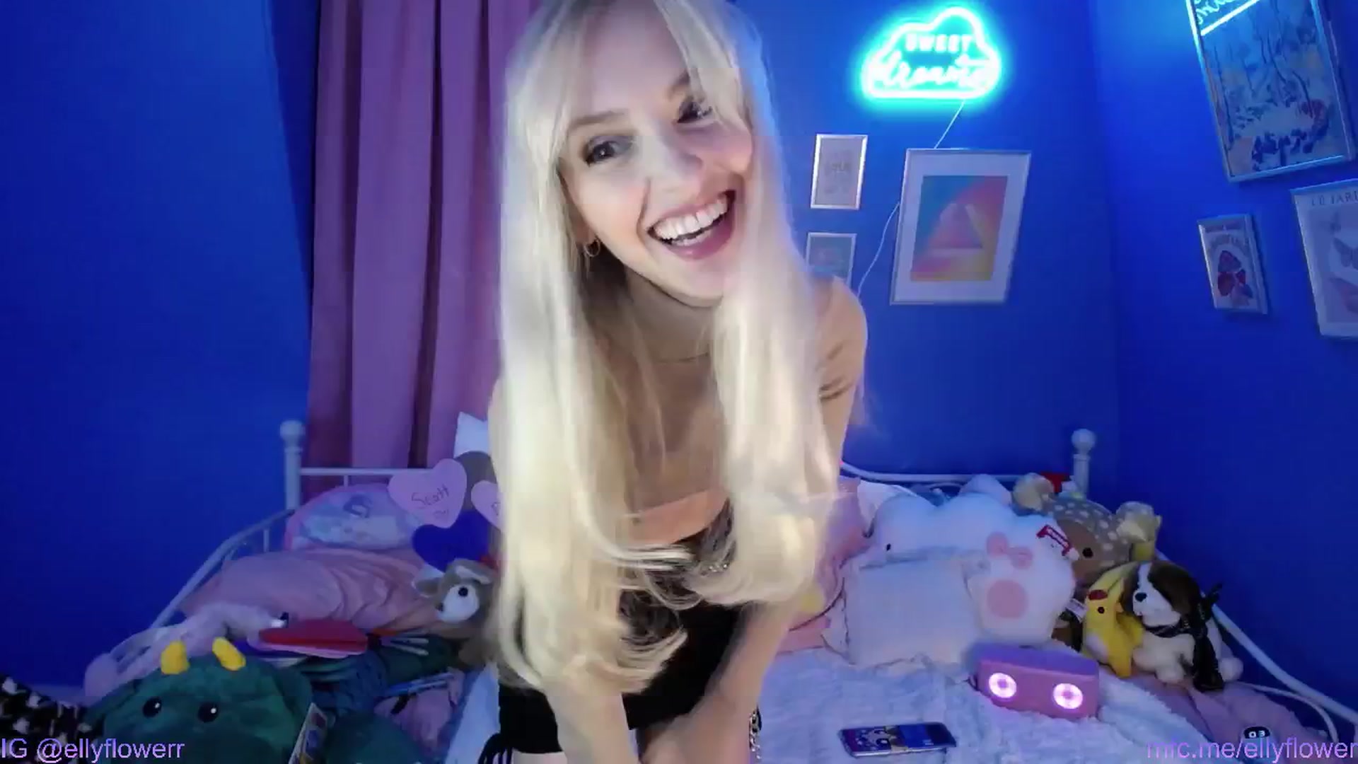 Gallery image thumbnail from Ellyflower's myfreecams stream on, 02/08/2024, 03:28 image 20 of 20