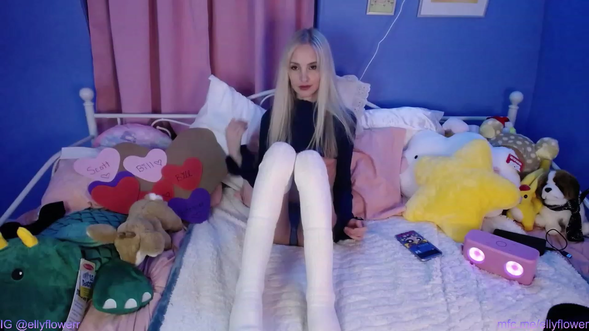 Gallery image thumbnail from Ellyflower's myfreecams stream on, 02/16/2024, 03:05 image 1 of 20