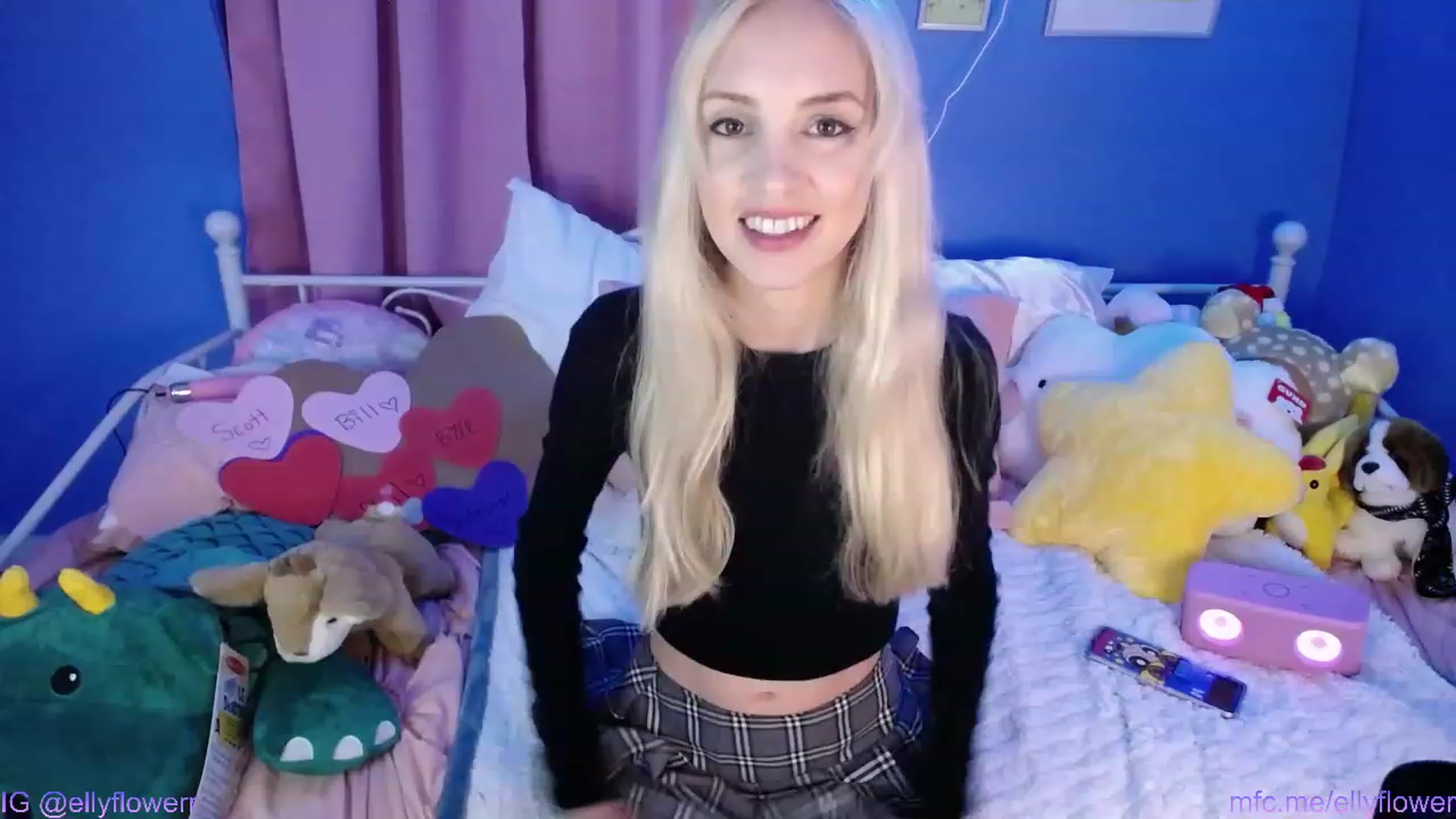 Gallery image thumbnail from Ellyflower's myfreecams stream on, 02/26/2024, 24:02 image 10 of 20