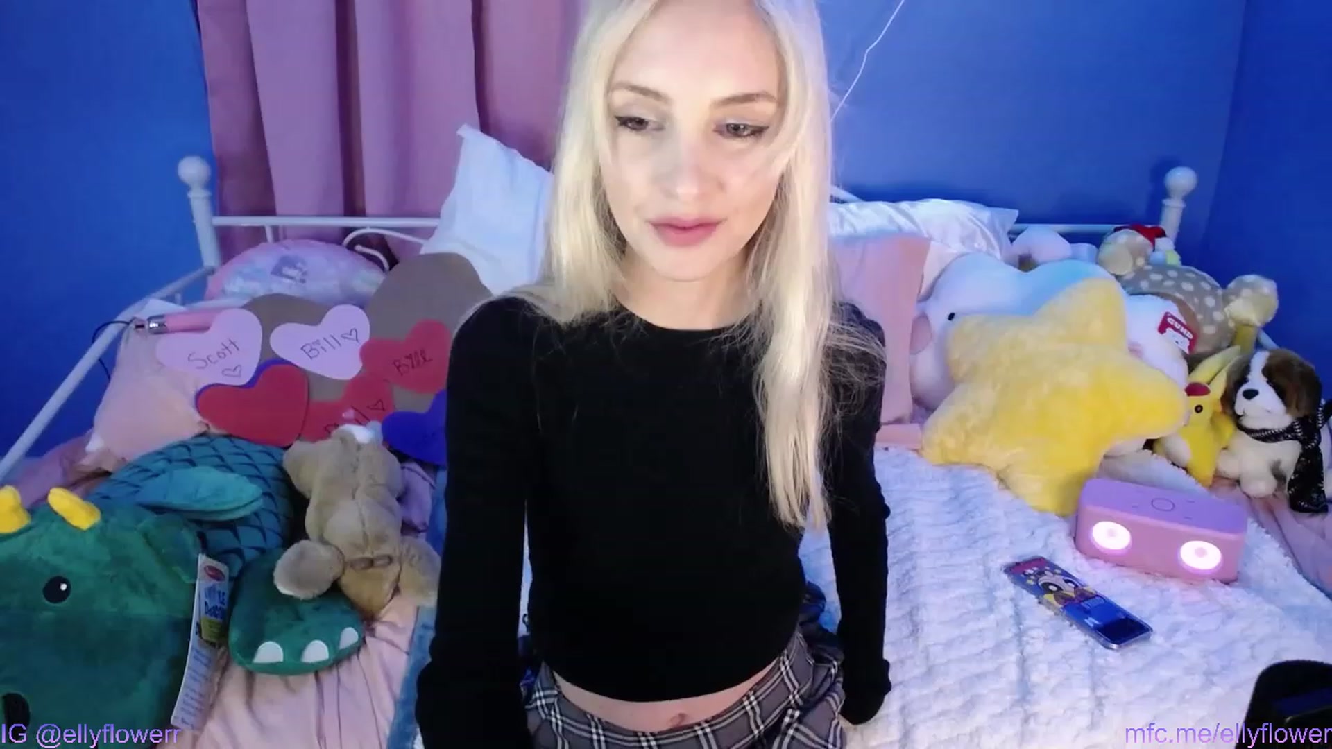 Gallery image thumbnail from Ellyflower's myfreecams stream on, 02/26/2024, 24:02 image 5 of 20