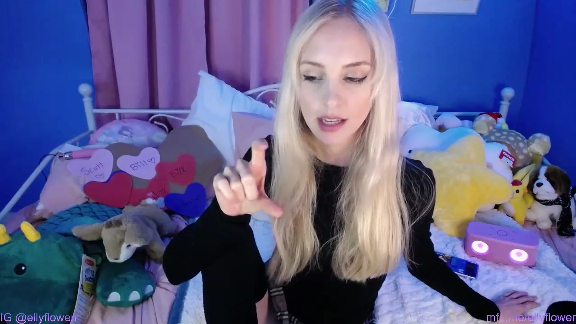 Gallery image thumbnail from Ellyflower's myfreecams stream on, 02/26/2024, 24:02 image 13 of 20