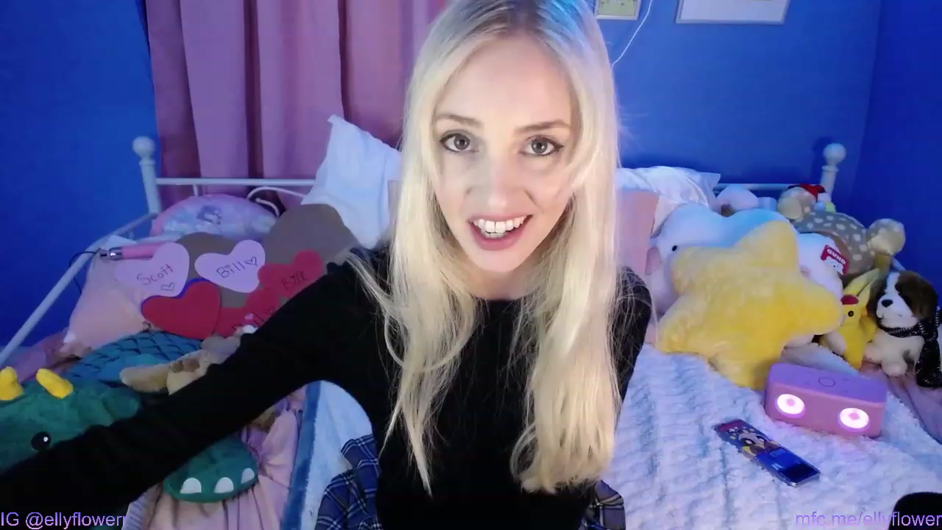 Gallery image thumbnail from Ellyflower's myfreecams stream on, 02/26/2024, 24:02 image 7 of 20