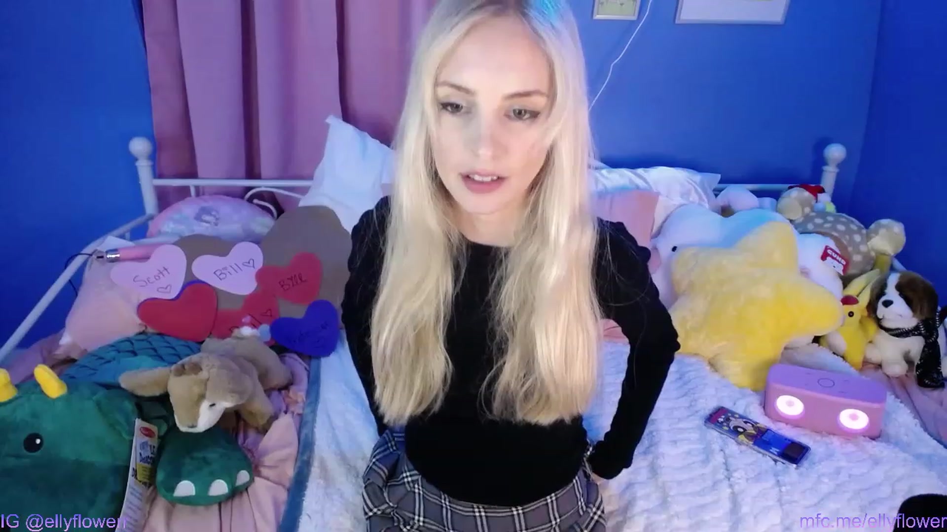 Gallery image thumbnail from Ellyflower's myfreecams stream on, 02/26/2024, 24:02 image 14 of 20