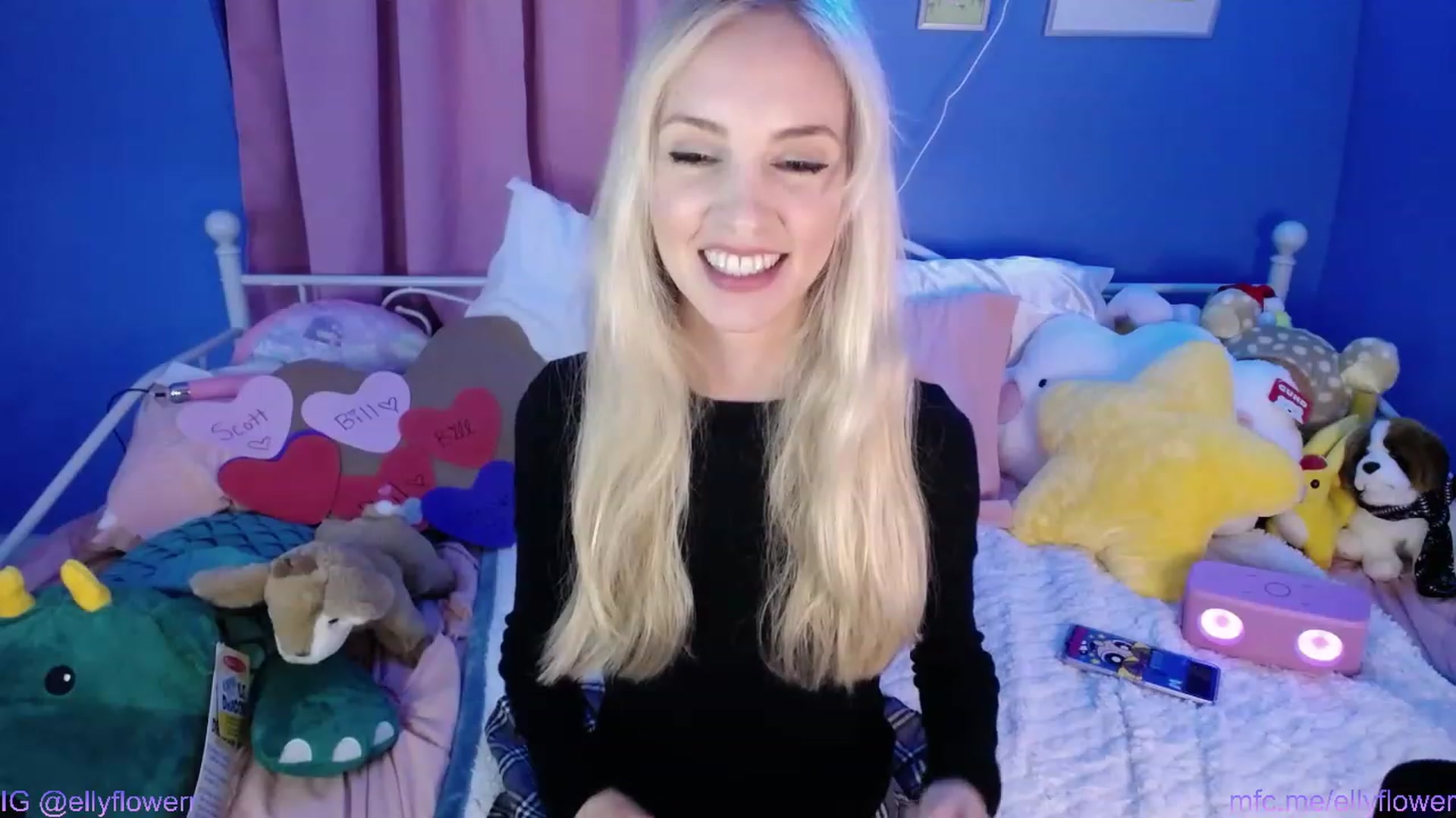 Gallery image thumbnail from Ellyflower's myfreecams stream on, 02/26/2024, 24:02 image 12 of 20