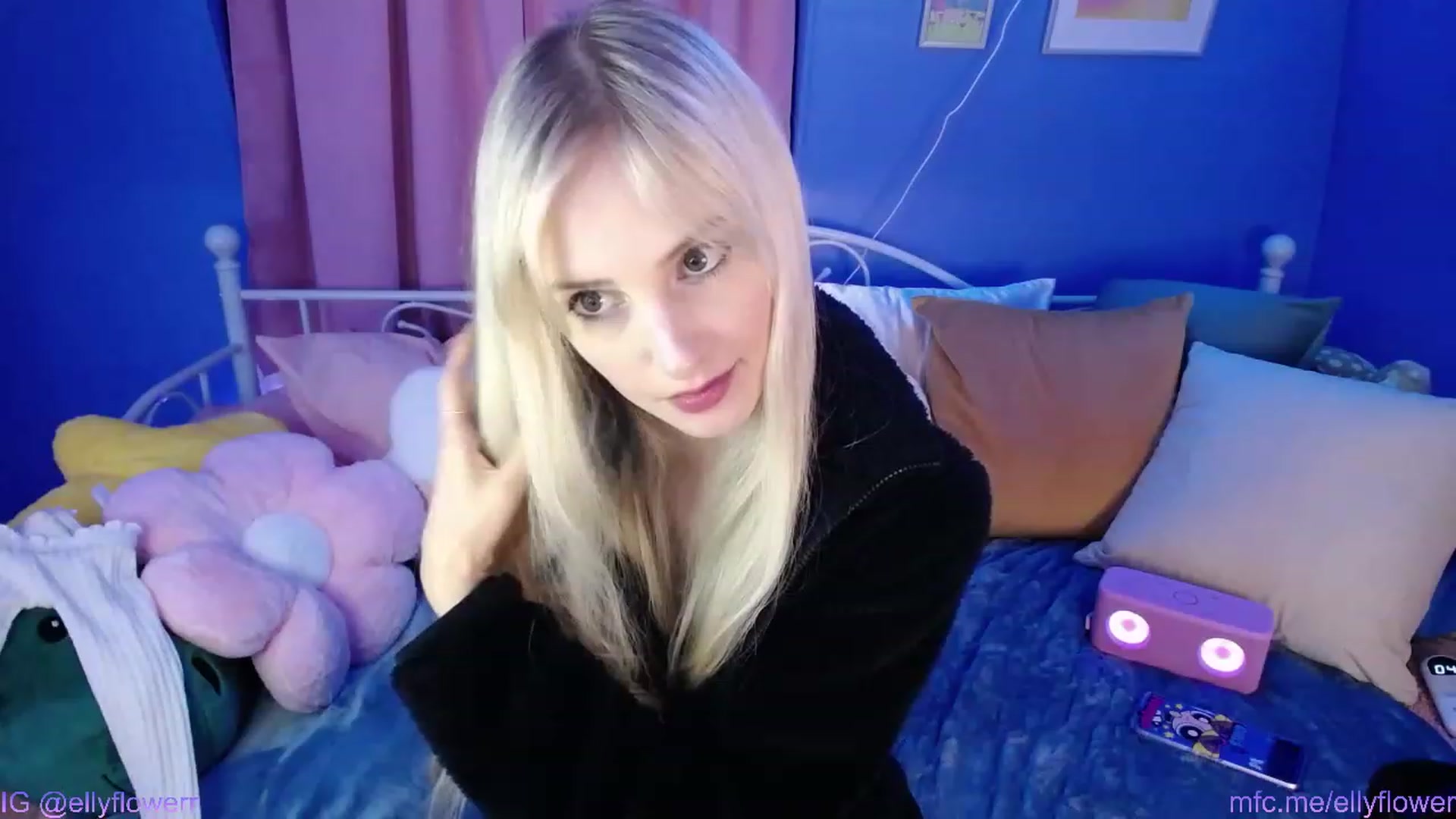 Gallery image thumbnail from Ellyflower's myfreecams stream on, 03/04/2024, 03:35 image 8 of 20