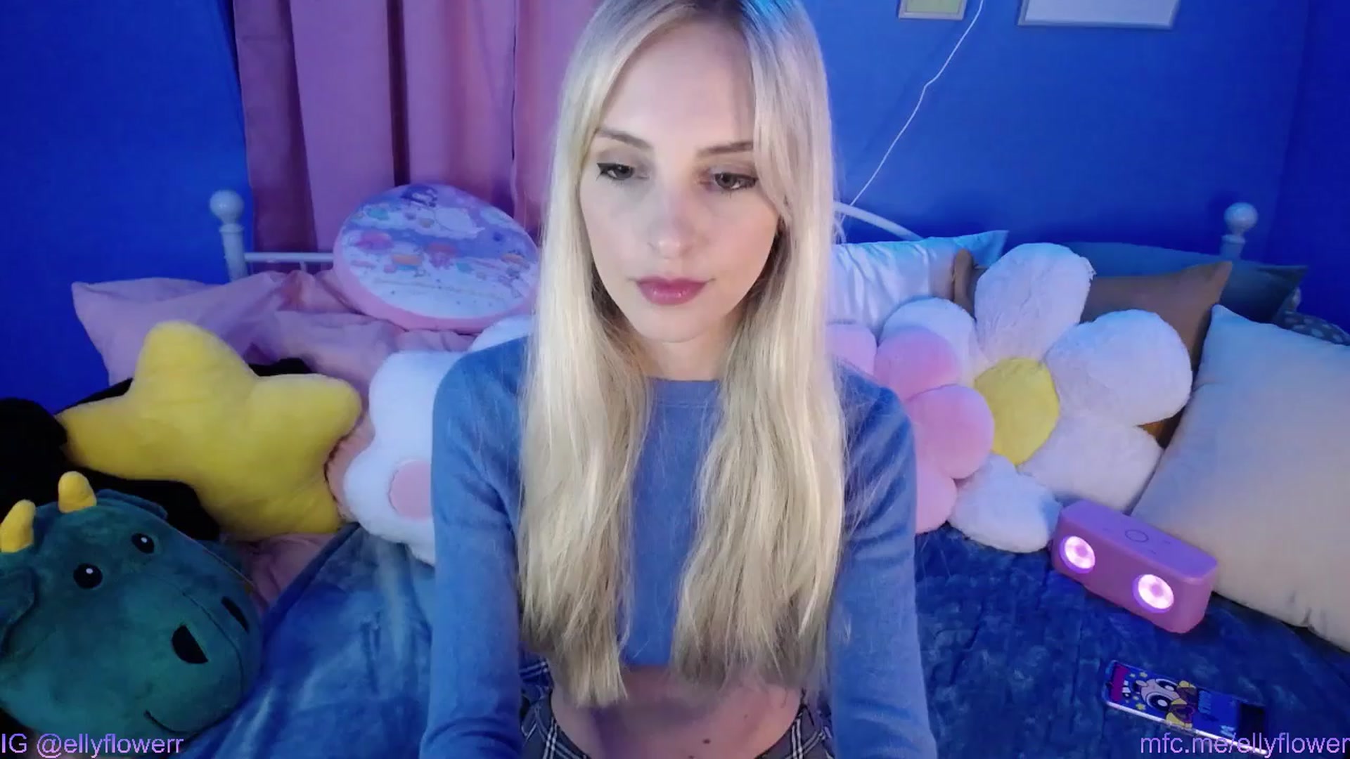 Gallery image thumbnail from Ellyflower's myfreecams stream on, 03/21/2024, 24:25 image 9 of 20