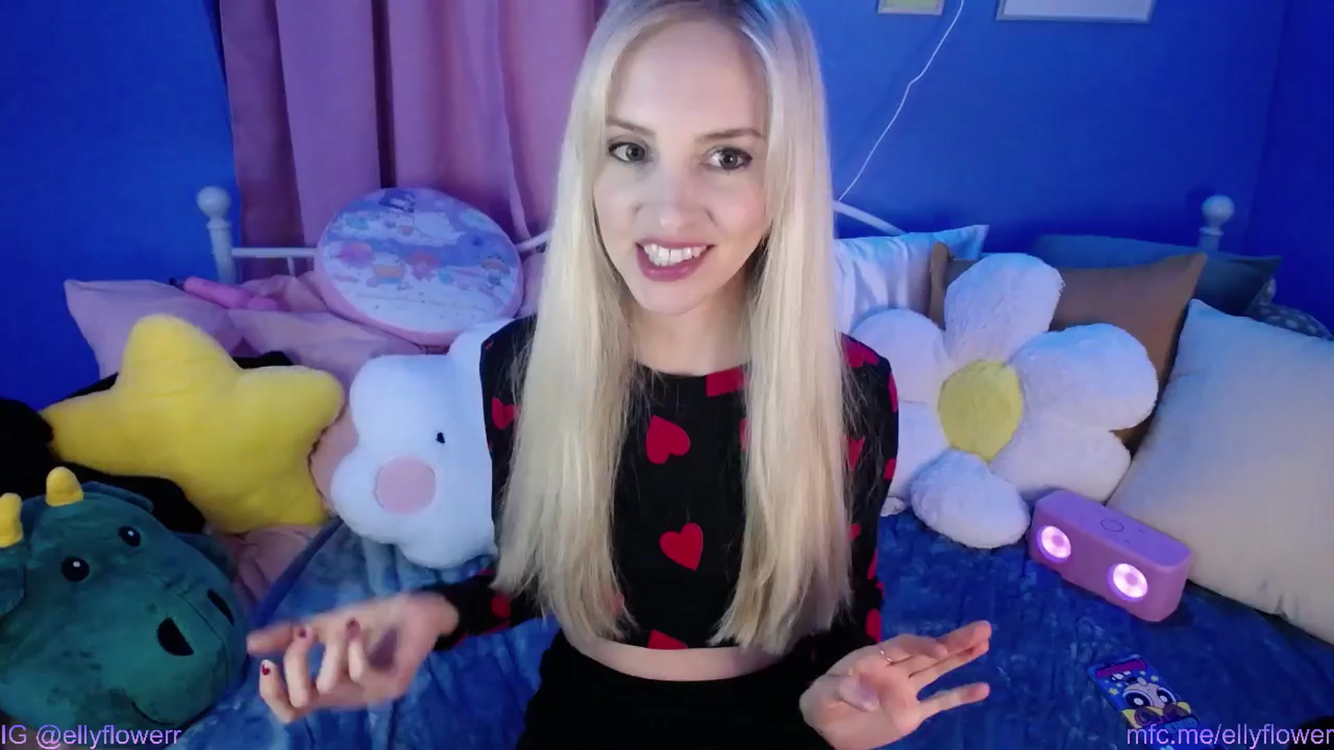 Gallery image thumbnail from Ellyflower's myfreecams stream on, 03/24/2024, 01:19 image 10 of 20