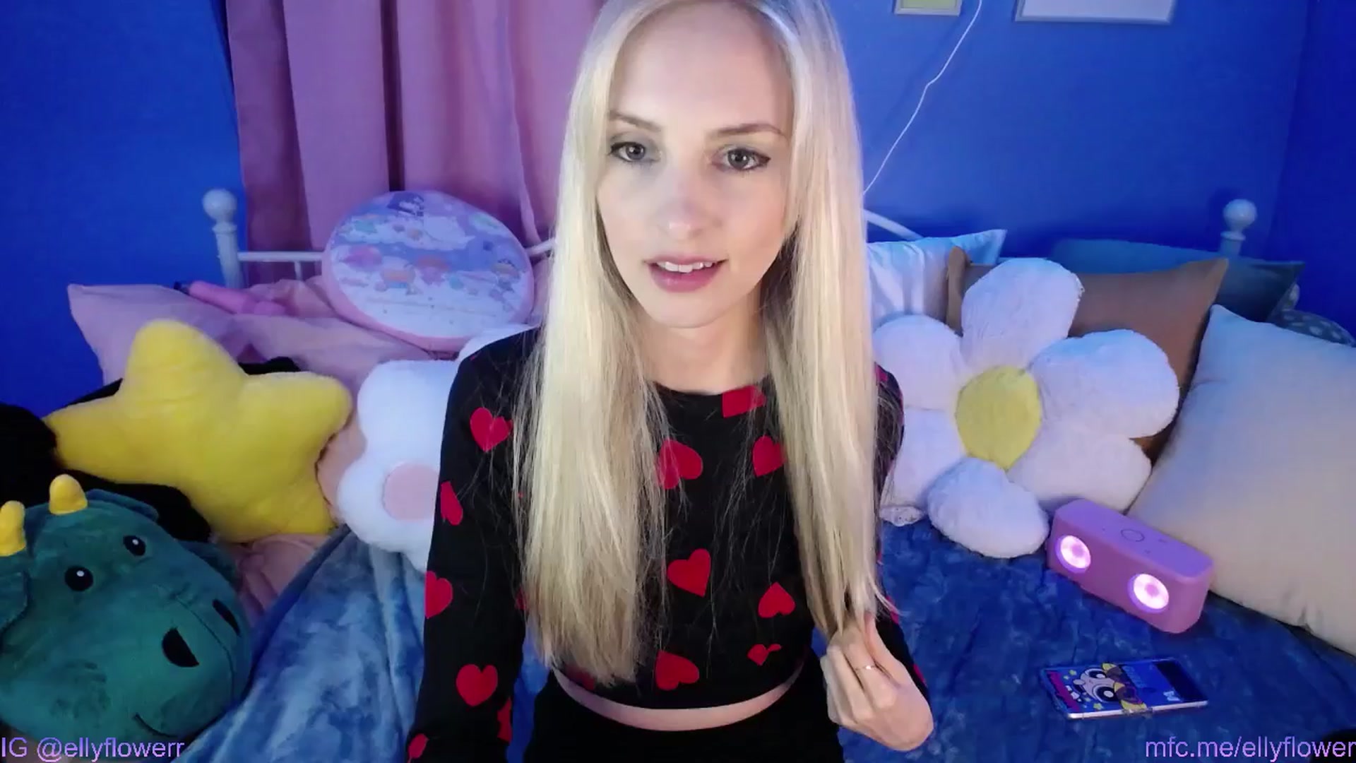 Gallery image thumbnail from Ellyflower's myfreecams stream on, 03/24/2024, 01:19 image 2 of 20