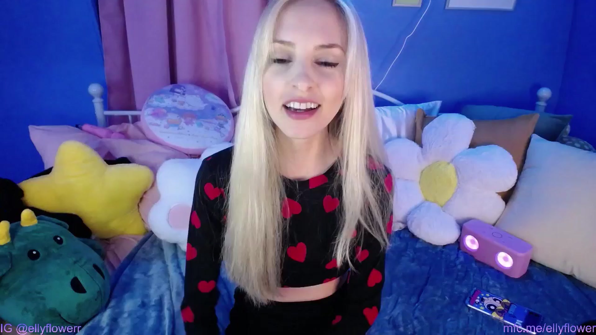 Gallery image thumbnail from Ellyflower's myfreecams stream on, 03/24/2024, 01:19 image 7 of 20