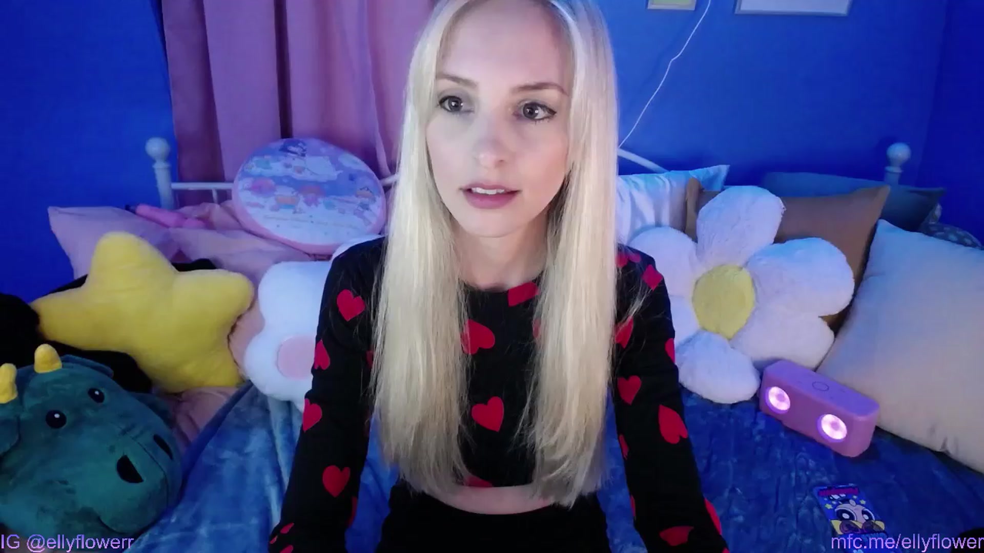 Gallery image thumbnail from Ellyflower's myfreecams stream on, 03/24/2024, 01:19 image 12 of 20
