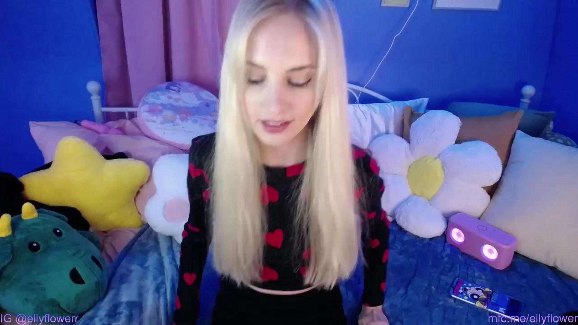 Gallery image thumbnail from Ellyflower's myfreecams stream on, 03/24/2024, 01:19 image 6 of 20