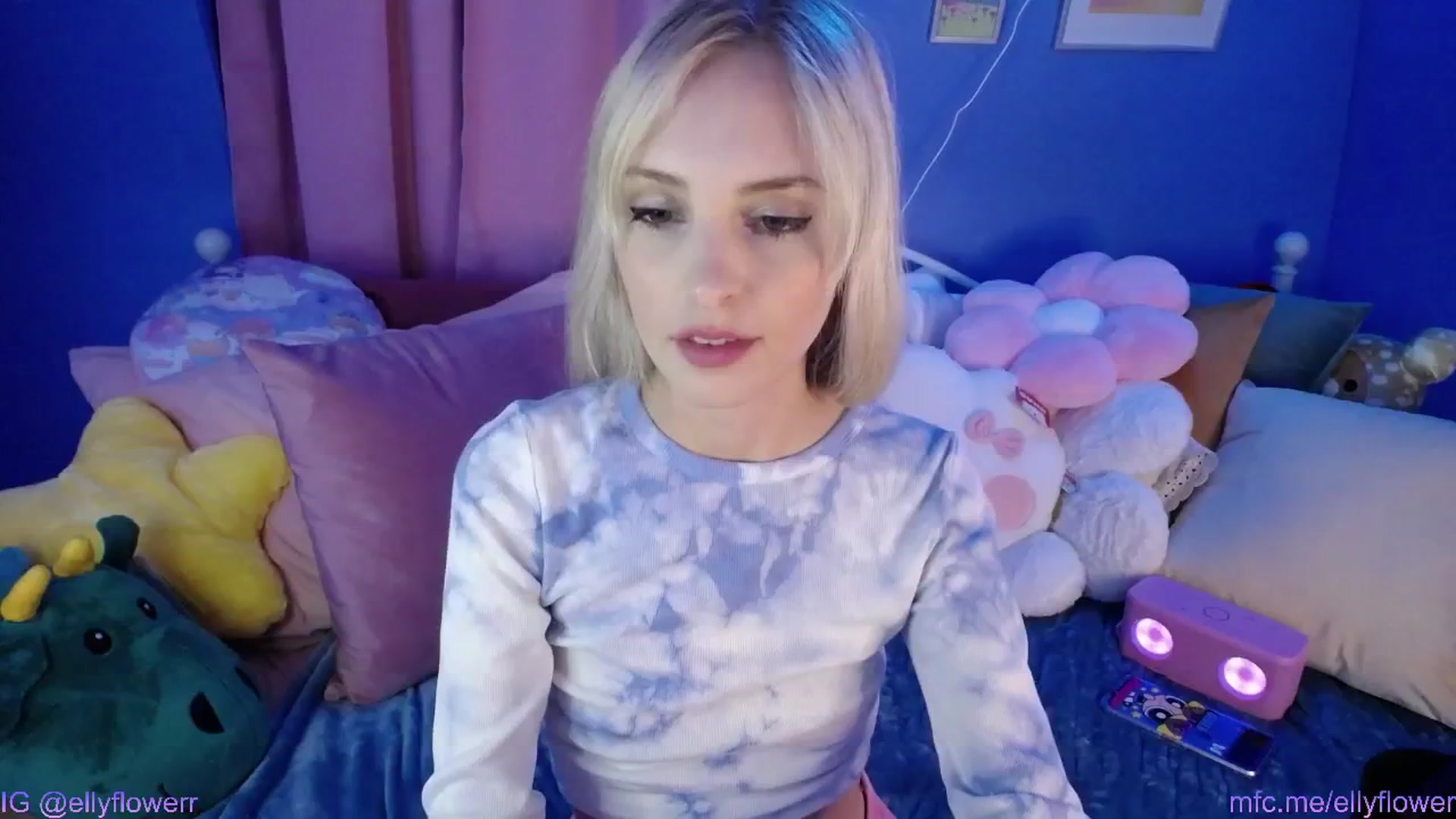 Gallery image thumbnail from Ellyflower's myfreecams stream on, 04/17/2024, 02:11 image 13 of 20