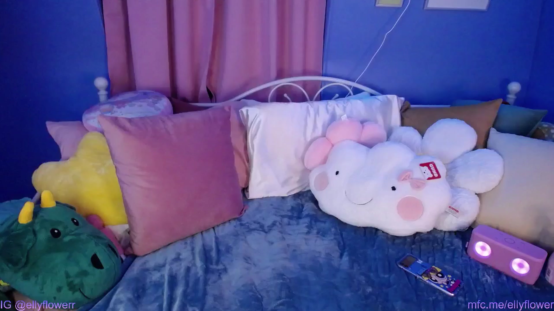 Gallery image thumbnail from Ellyflower's myfreecams stream on, 05/06/2024, 02:45 image 8 of 20