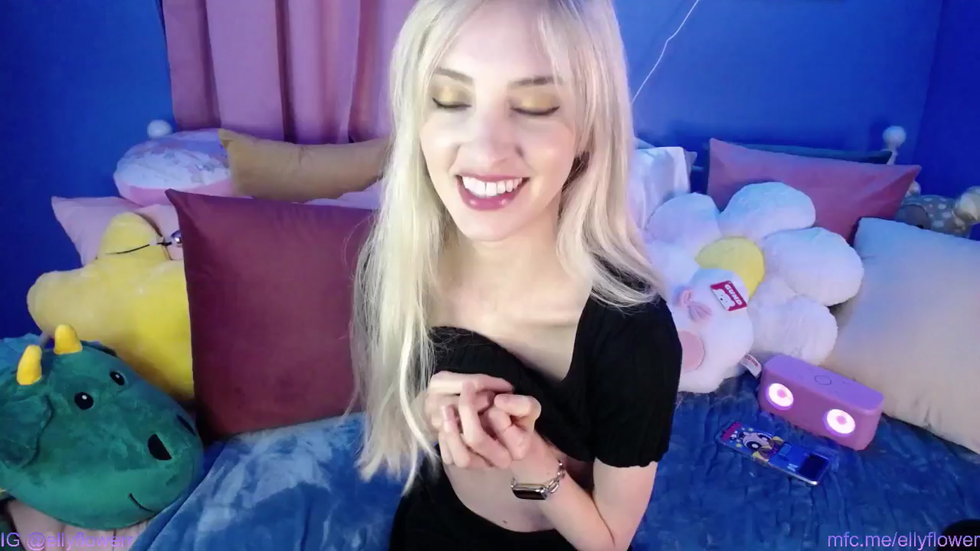 Gallery image thumbnail from Ellyflower's myfreecams stream on, 05/11/2024, 01:11 image 7 of 20