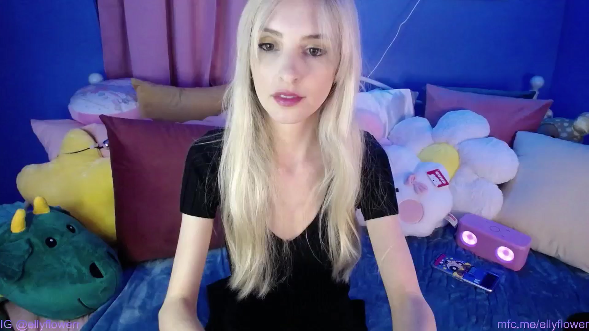 Gallery image thumbnail from Ellyflower's myfreecams stream on, 05/11/2024, 01:11 image 6 of 20