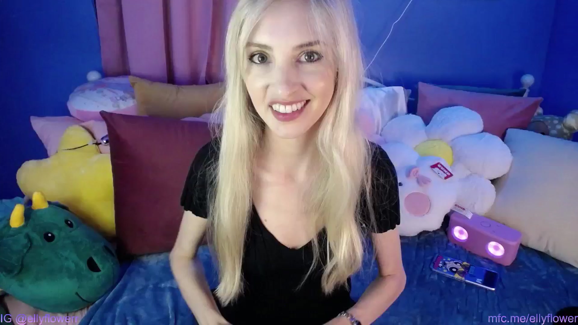 Gallery image thumbnail from Ellyflower's myfreecams stream on, 05/11/2024, 01:11 image 5 of 20