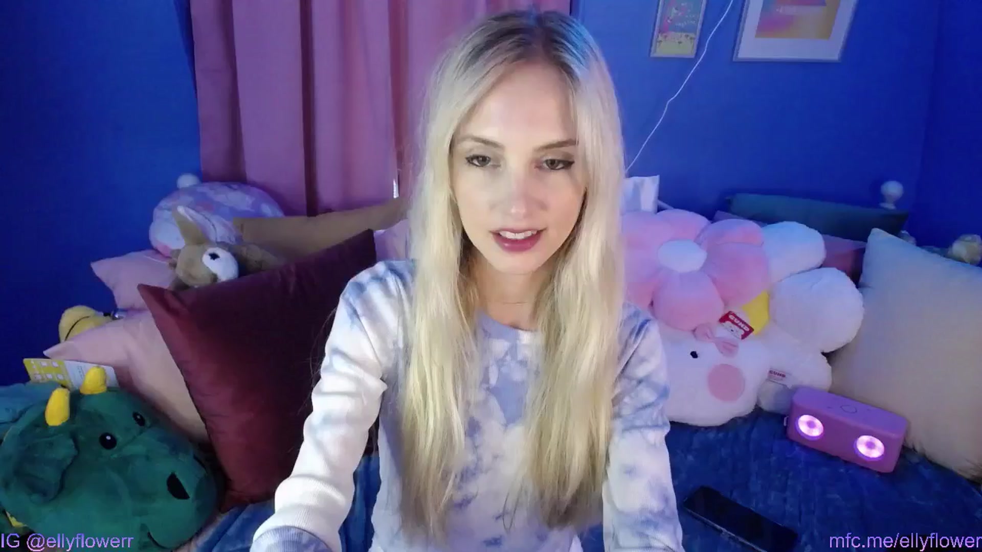 Gallery image thumbnail from Ellyflower's myfreecams stream on, 05/28/2024, 24:41 image 1 of 20