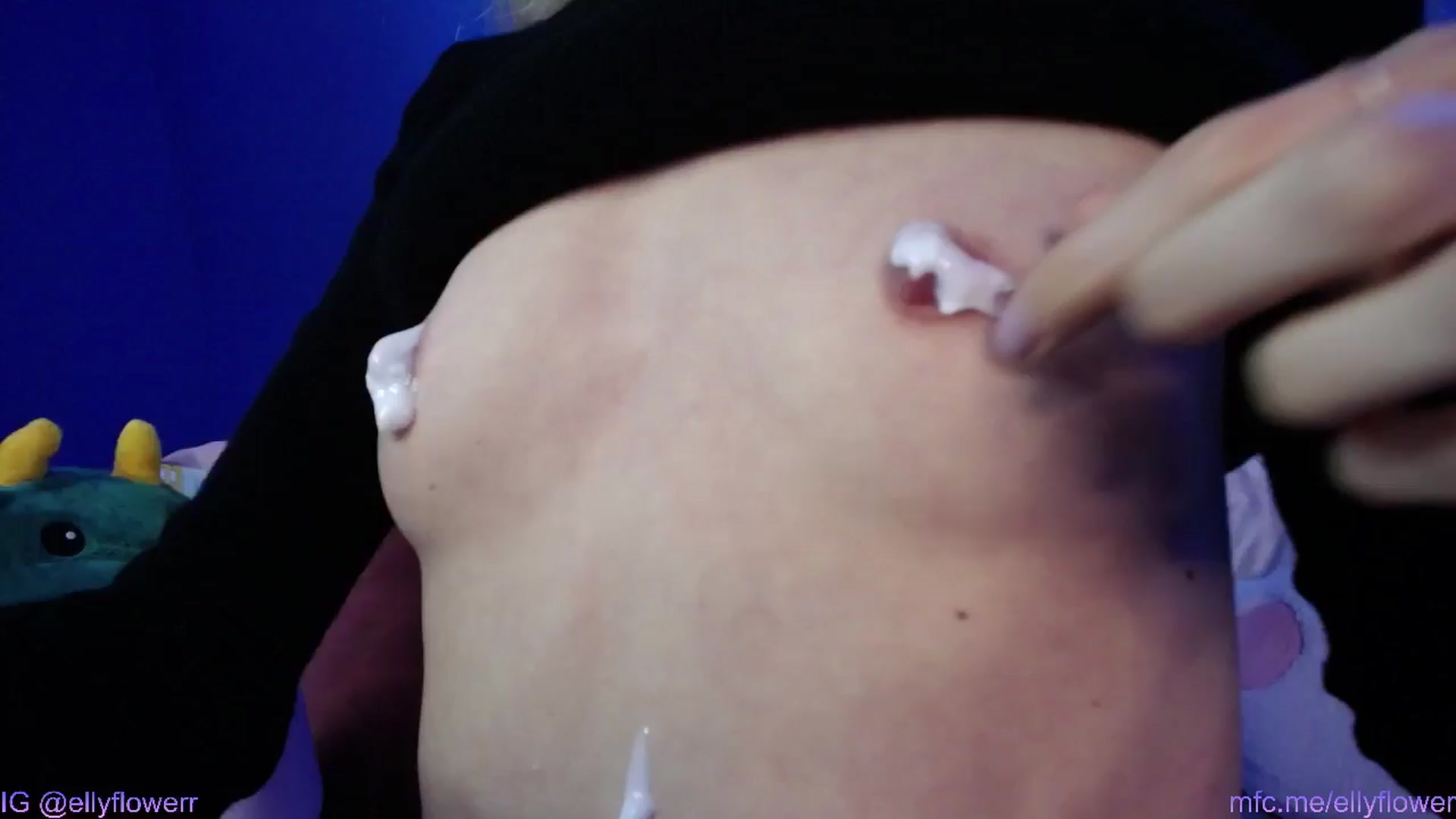 Gallery image thumbnail from Ellyflower's myfreecams stream on, 05/31/2024, 24:58 image 5 of 20