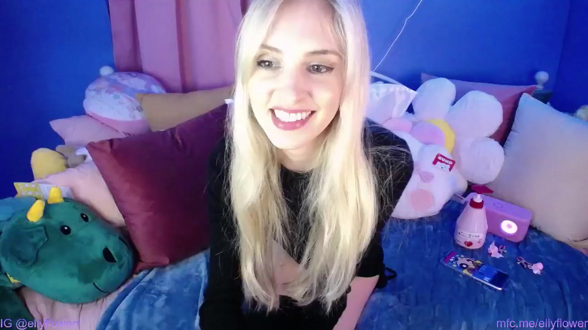 Gallery image thumbnail from Ellyflower's myfreecams stream on, 05/31/2024, 01:19 image 14 of 20