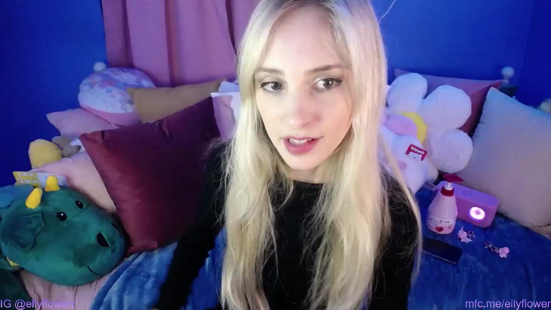 Gallery image thumbnail from Ellyflower's myfreecams stream on, 05/31/2024, 01:19 image 11 of 20