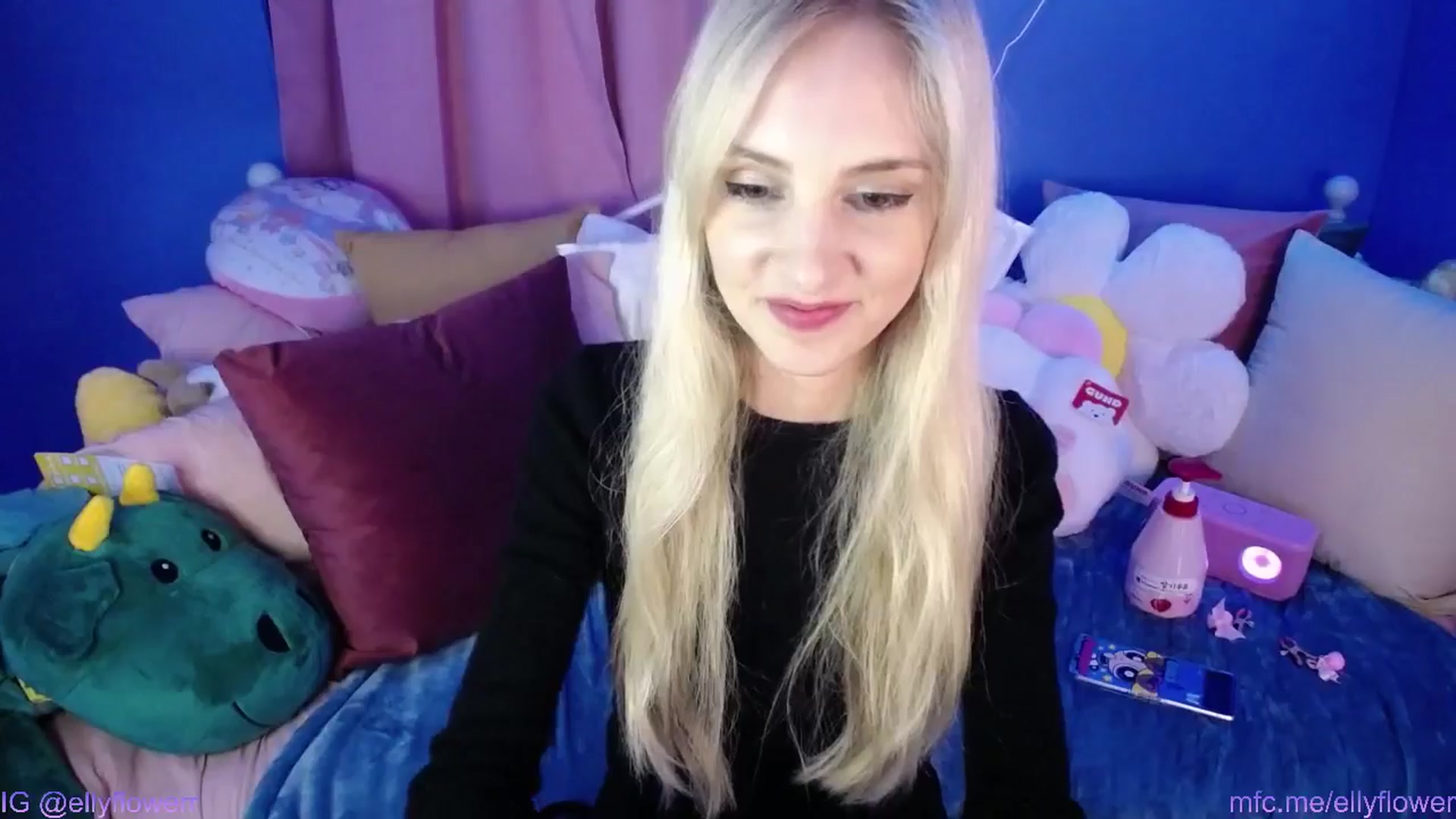 Gallery image thumbnail from Ellyflower's myfreecams stream on, 05/31/2024, 01:19 image 20 of 20