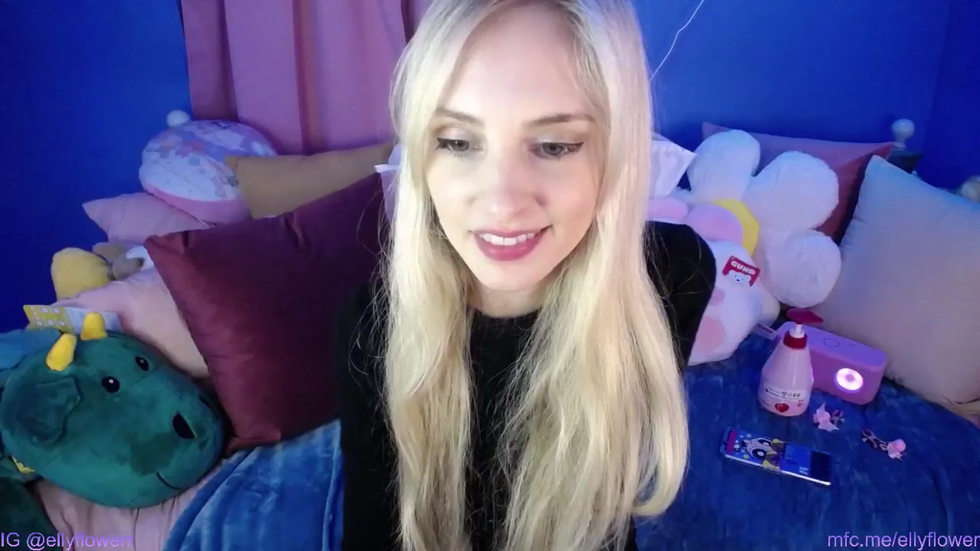 Gallery image thumbnail from Ellyflower's myfreecams stream on, 05/31/2024, 01:19 image 19 of 20