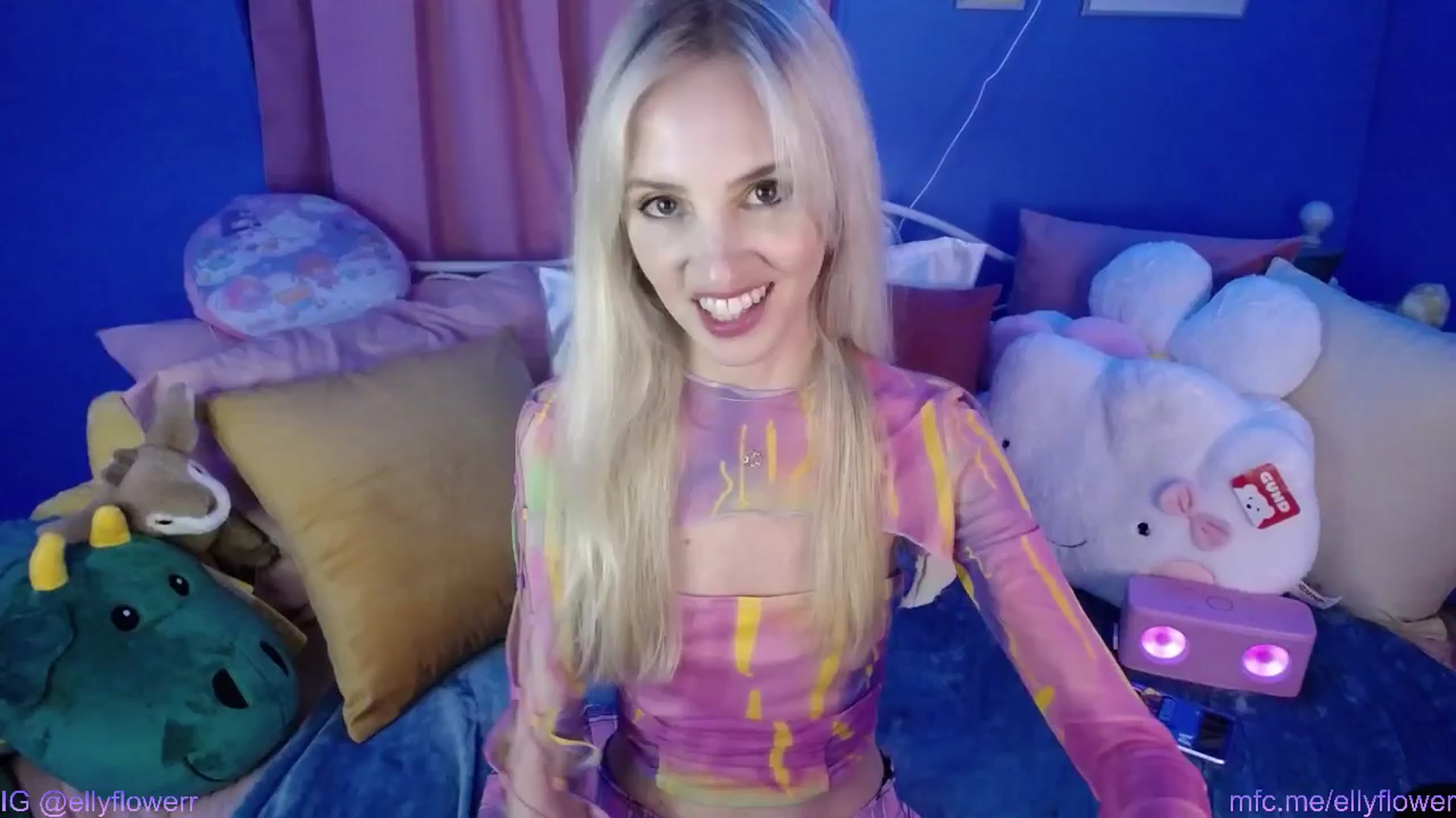 Gallery image thumbnail from Ellyflower's myfreecams stream on, 06/13/2024, 01:55 image 1 of 20