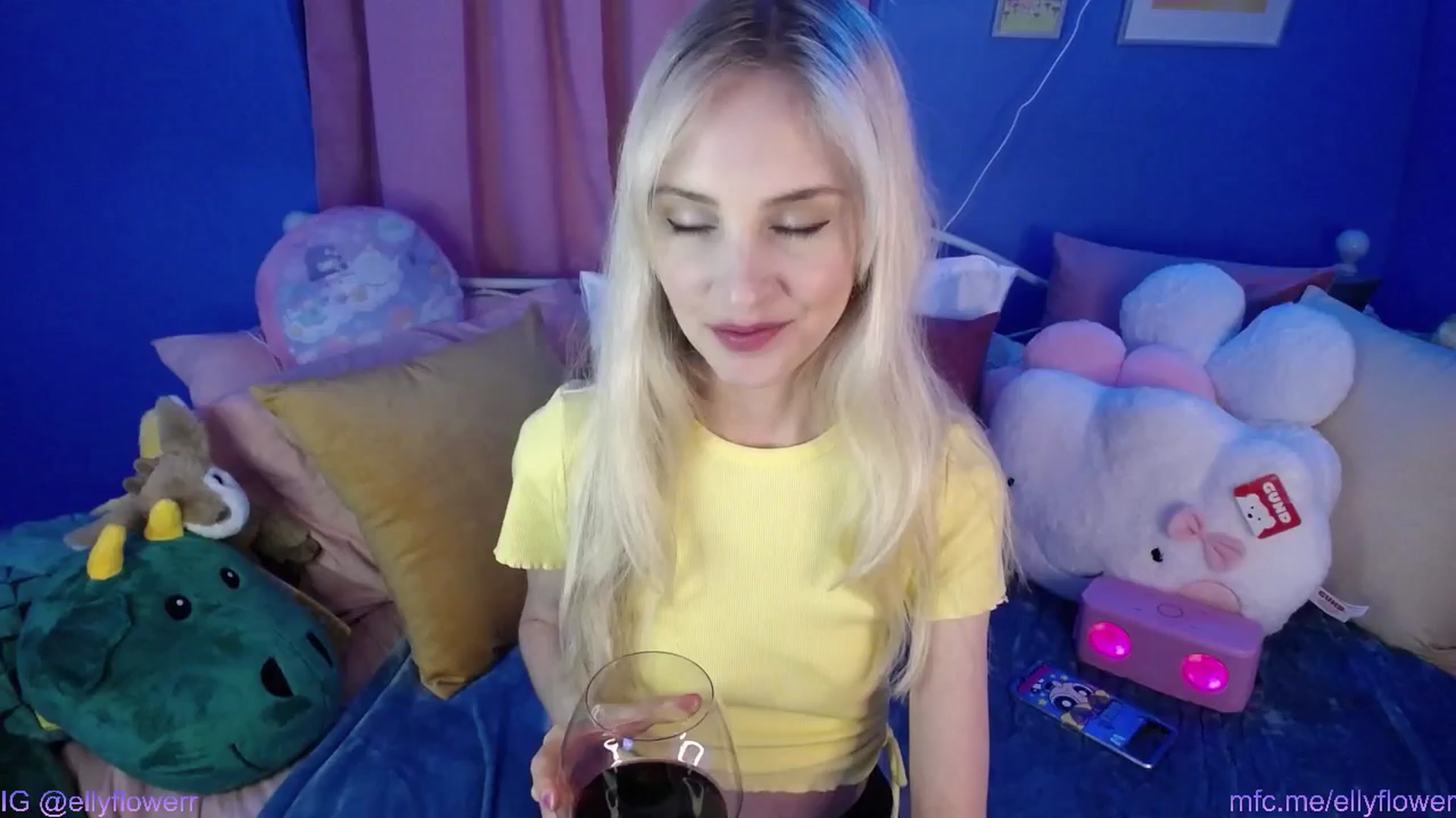 Gallery image thumbnail from Ellyflower's myfreecams stream on, 06/24/2024, 24:00 image 4 of 20