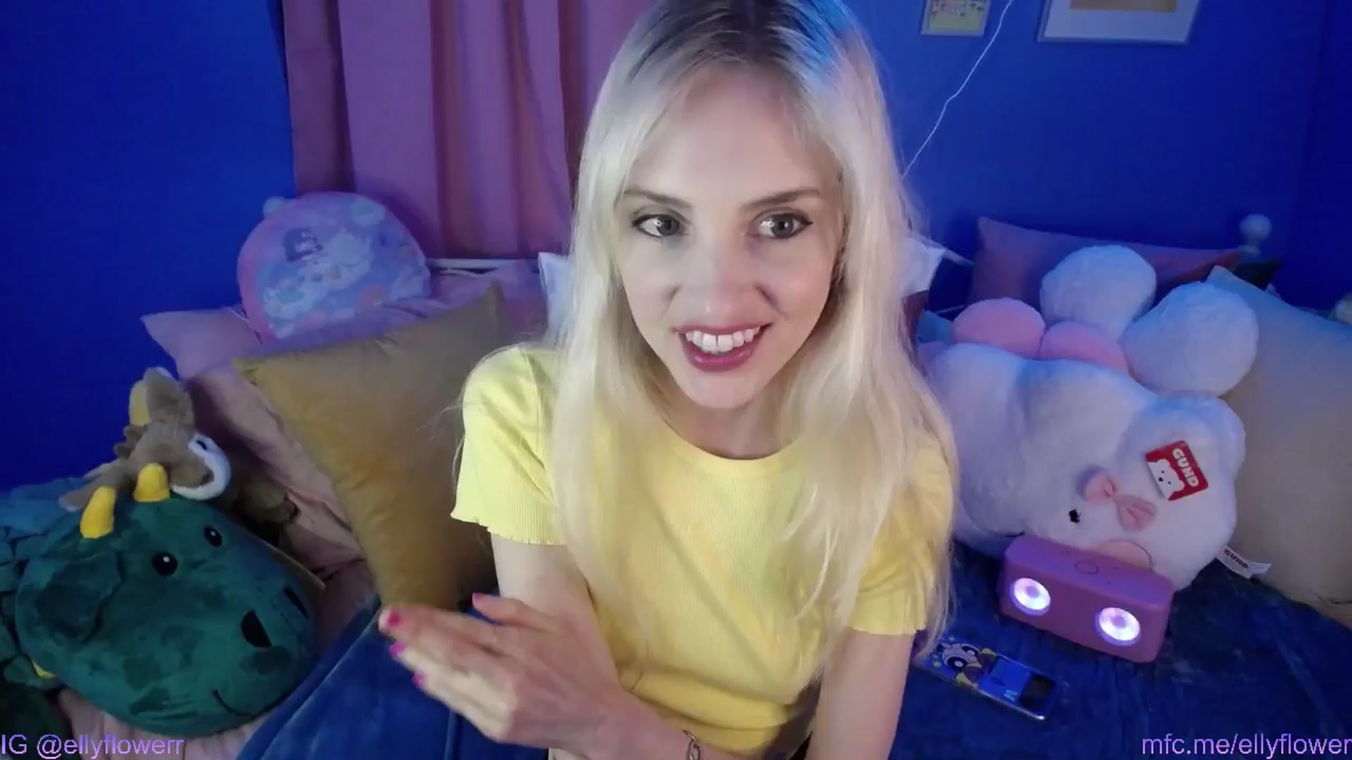 Gallery image thumbnail from Ellyflower's myfreecams stream on, 06/24/2024, 24:00 image 3 of 20
