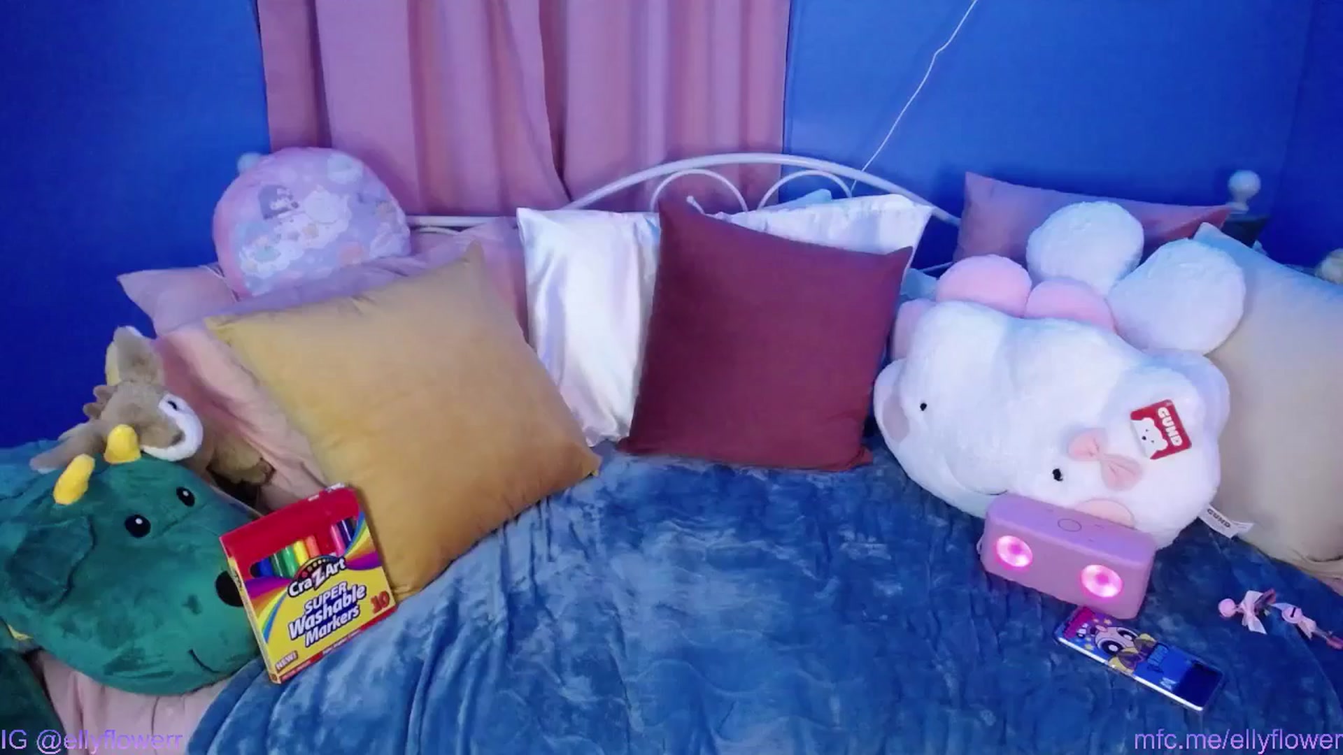 Gallery image thumbnail from Ellyflower's myfreecams stream on, 06/24/2024, 01:50 image 7 of 20