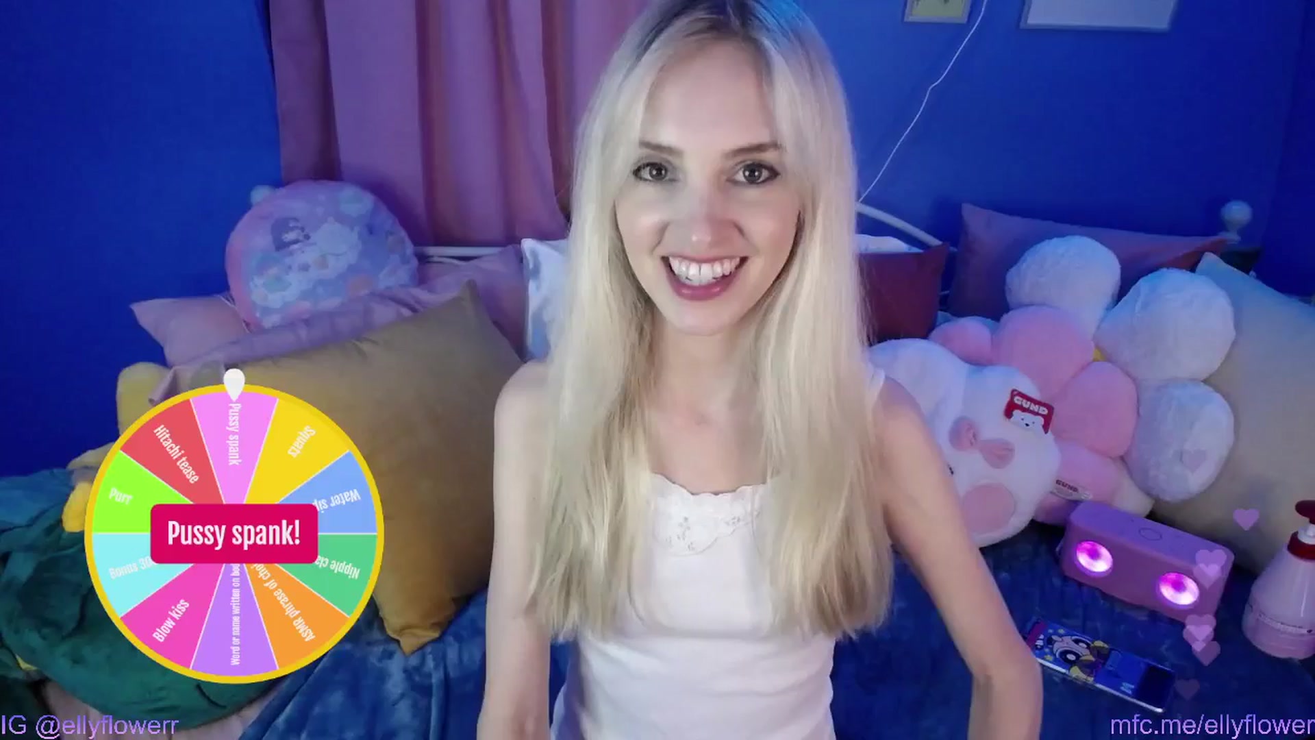 Gallery image thumbnail from Ellyflower's myfreecams stream on, 06/26/2024, 02:28 image 2 of 20