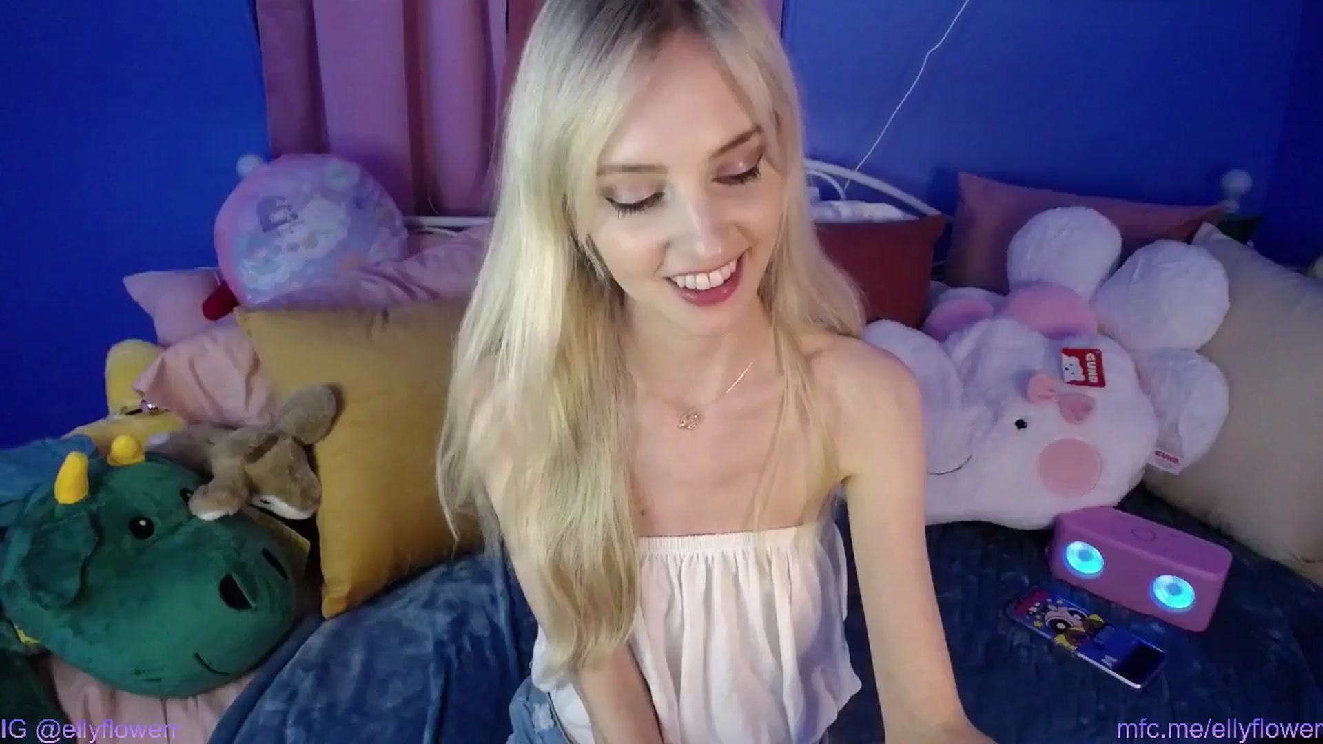 Gallery image thumbnail from Ellyflower's myfreecams stream on, 07/04/2024, 24:55 image 19 of 20