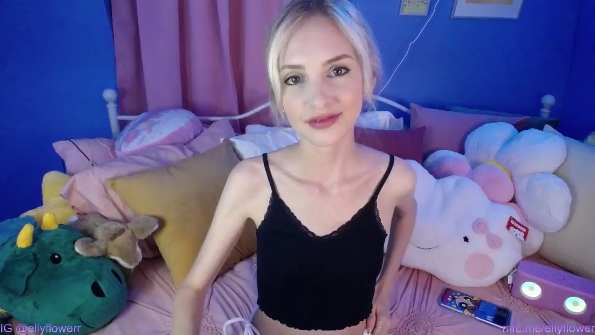 Gallery image thumbnail from Ellyflower's myfreecams stream on, 07/08/2024, 24:01 image 16 of 20