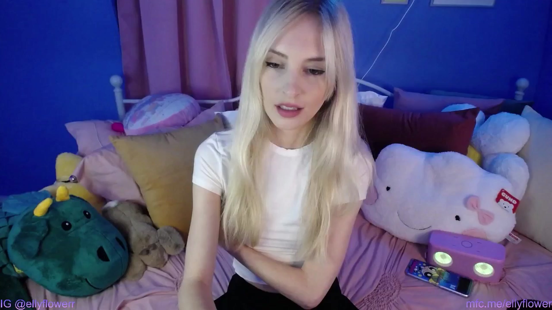 Gallery image thumbnail from Ellyflower's myfreecams stream on, 07/15/2024, 01:48 image 6 of 20