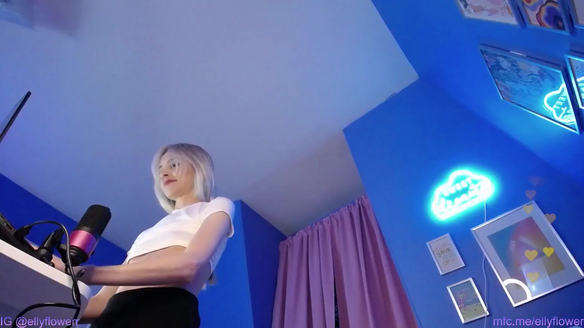 Gallery image thumbnail from Ellyflower's myfreecams stream on, 07/15/2024, 01:48 image 11 of 20