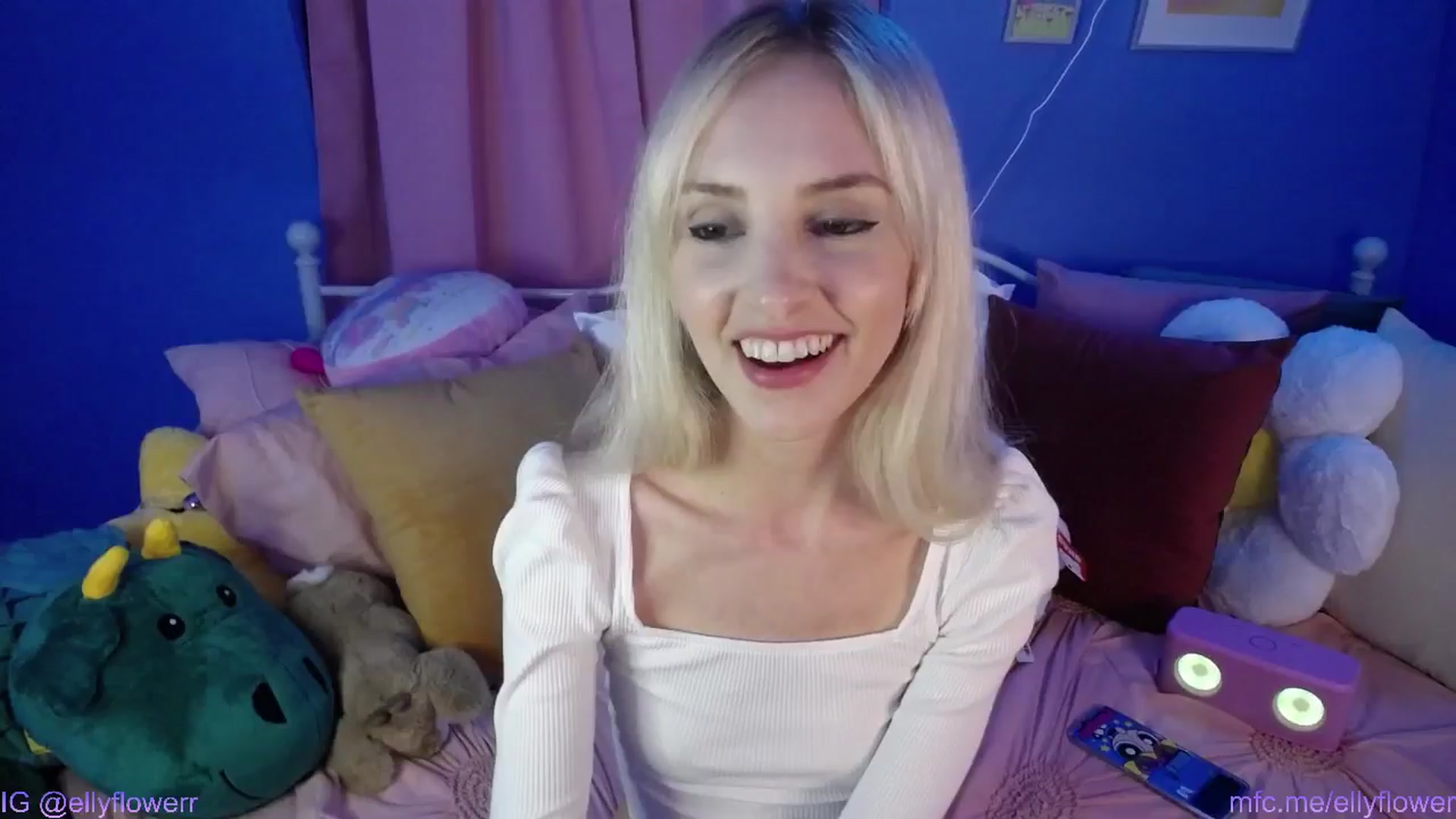 Gallery image thumbnail from Ellyflower's myfreecams stream on, 07/19/2024, 02:30 image 6 of 20
